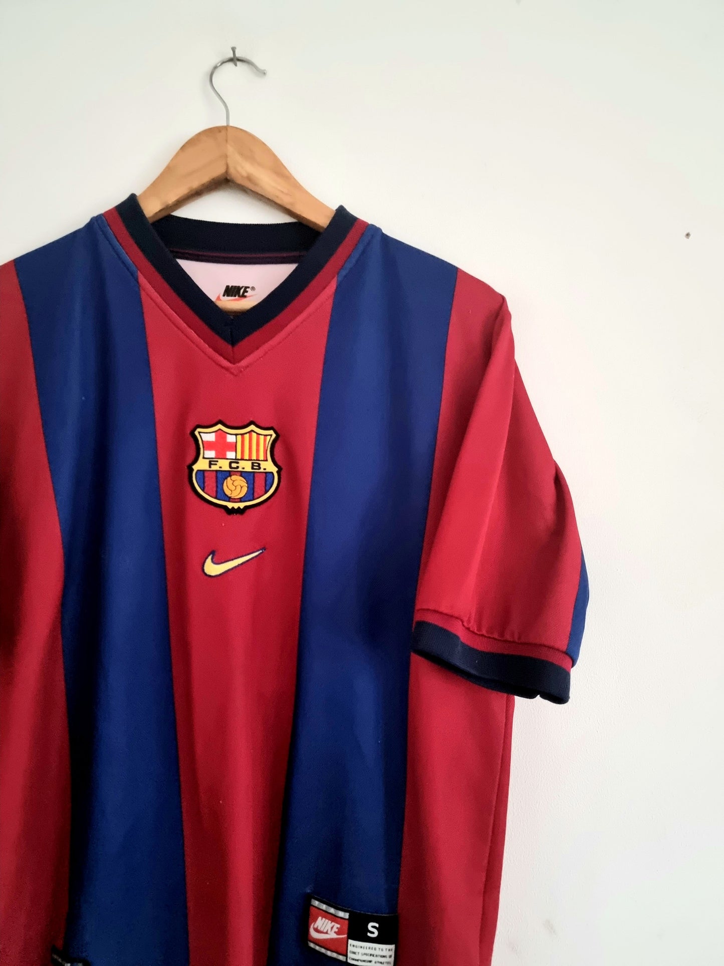 Nike Barcelona 98/00 'Cocu 15' Home Shirt Small