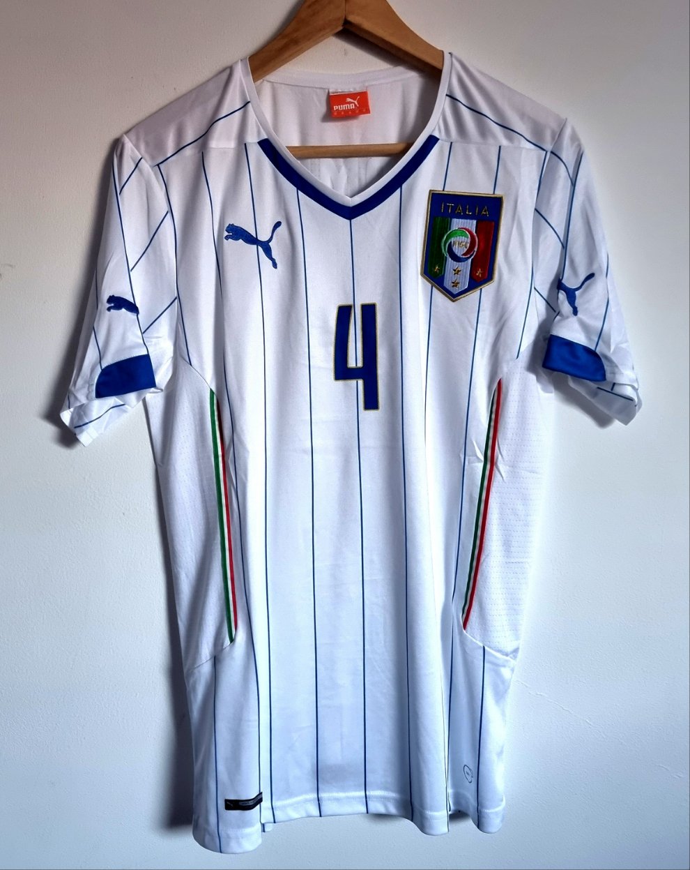 Puma Italy 14/16 'Darmian 4' Away Shirt Medium