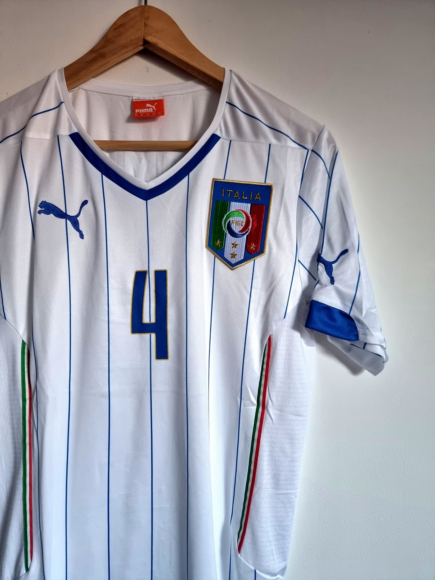 Puma Italy 14/16 'Darmian 4' Away Shirt Medium