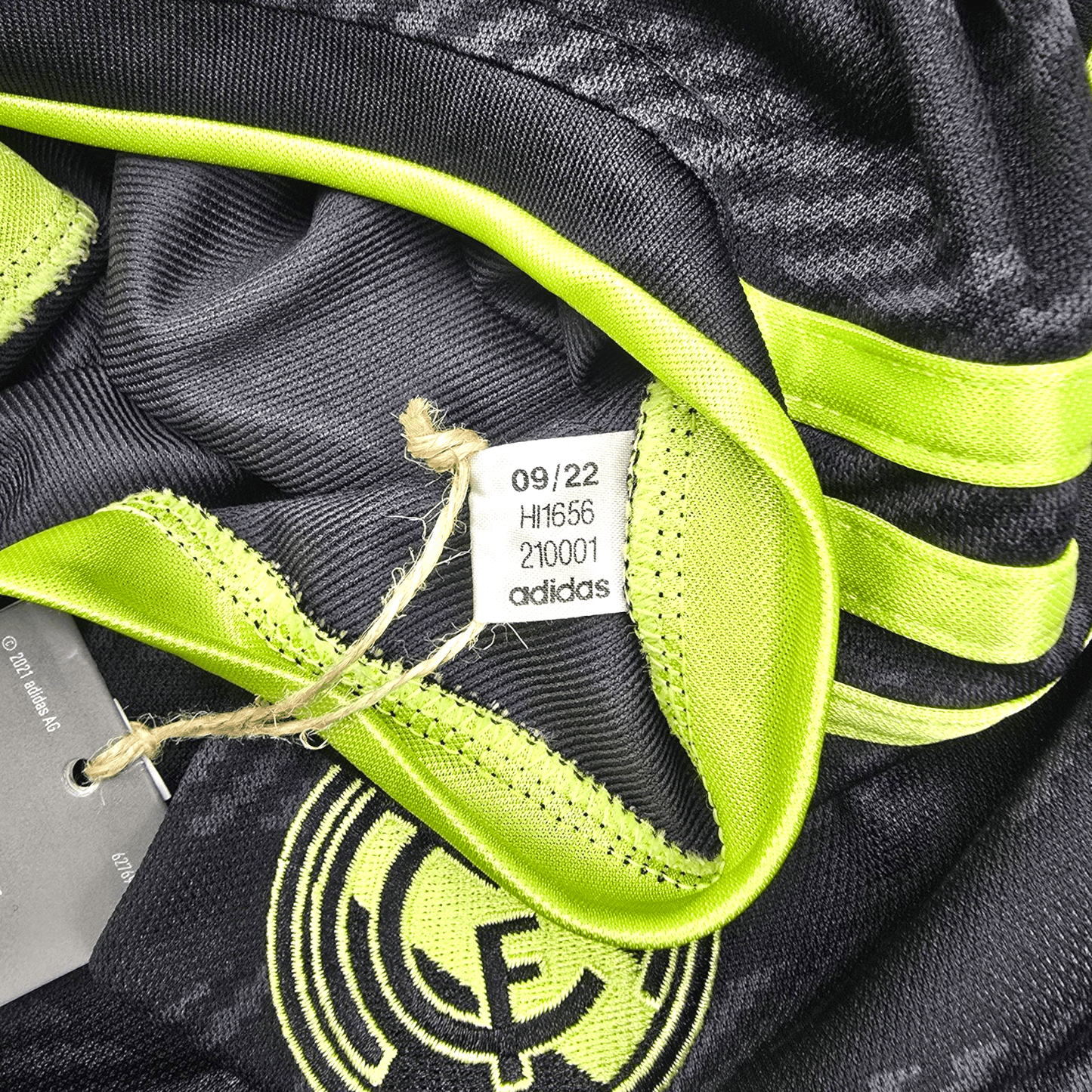 2022/23 Real Madrid Third Football Shirt (L) Adidas #9 Benzema
