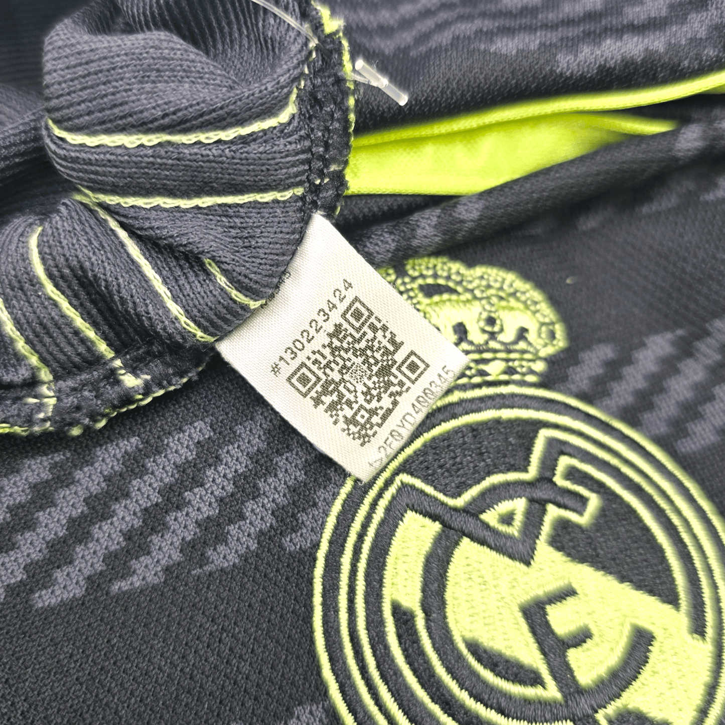 2022/23 Real Madrid Third Football Shirt (M) Adidas #22 Rüdiger