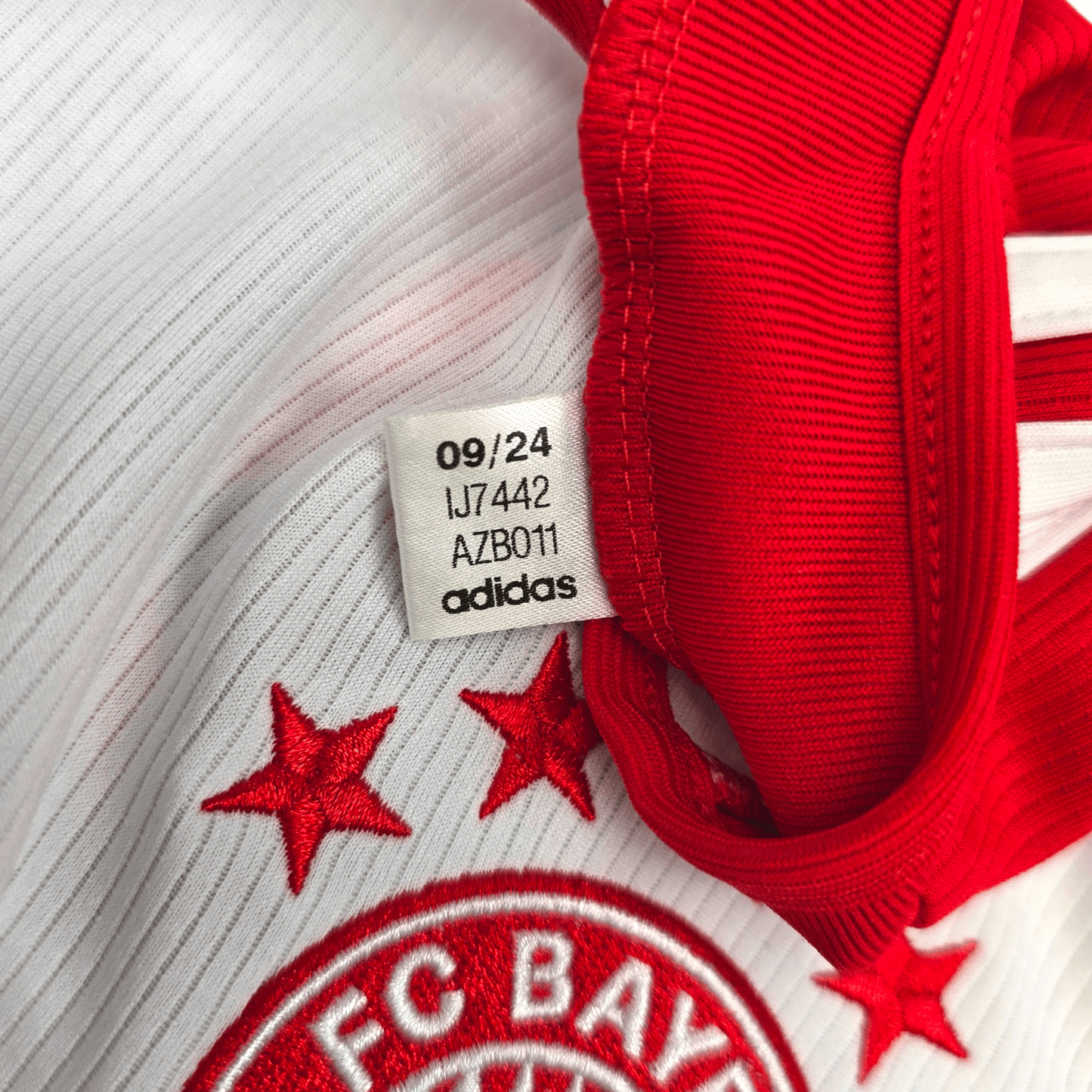 2023/24 Bayern Munich Home Football Shirt (L) Adidas #9 Kane