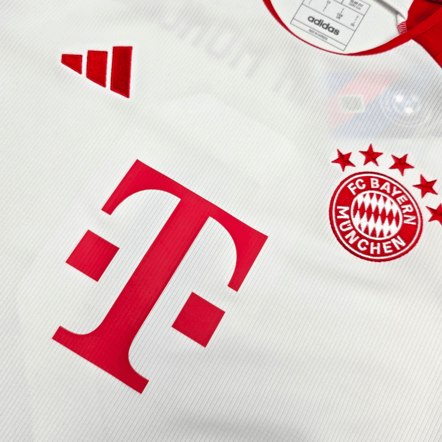 2023/24 Bayern Munich Home Football Shirt (L) Adidas #9 Kane