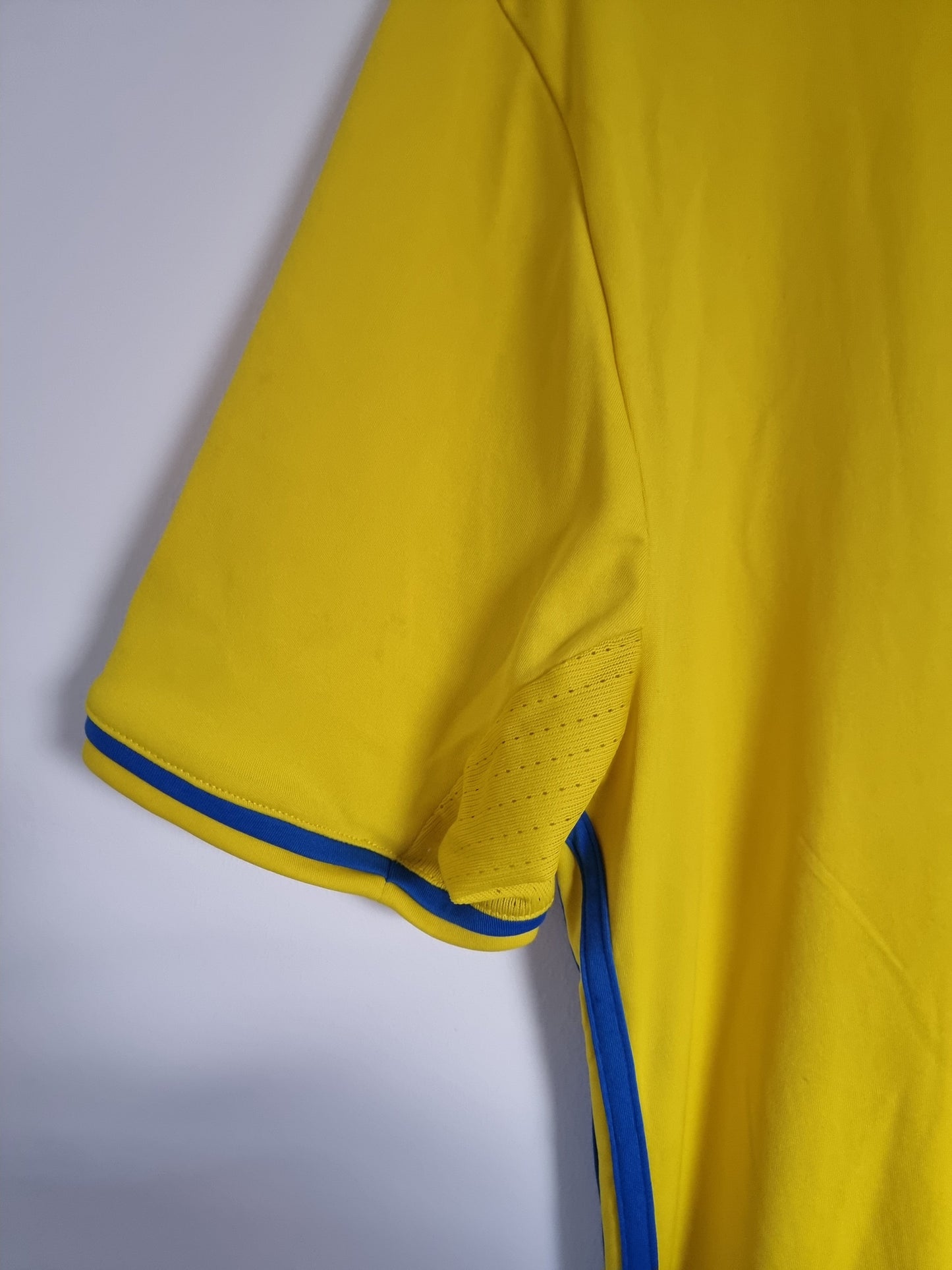 Adidas Sweden 16/17 Home Shirt Small