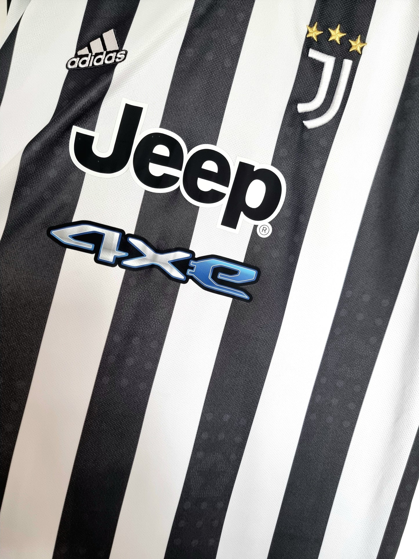 Adidas Juventus 21/22 Home Shirt XL