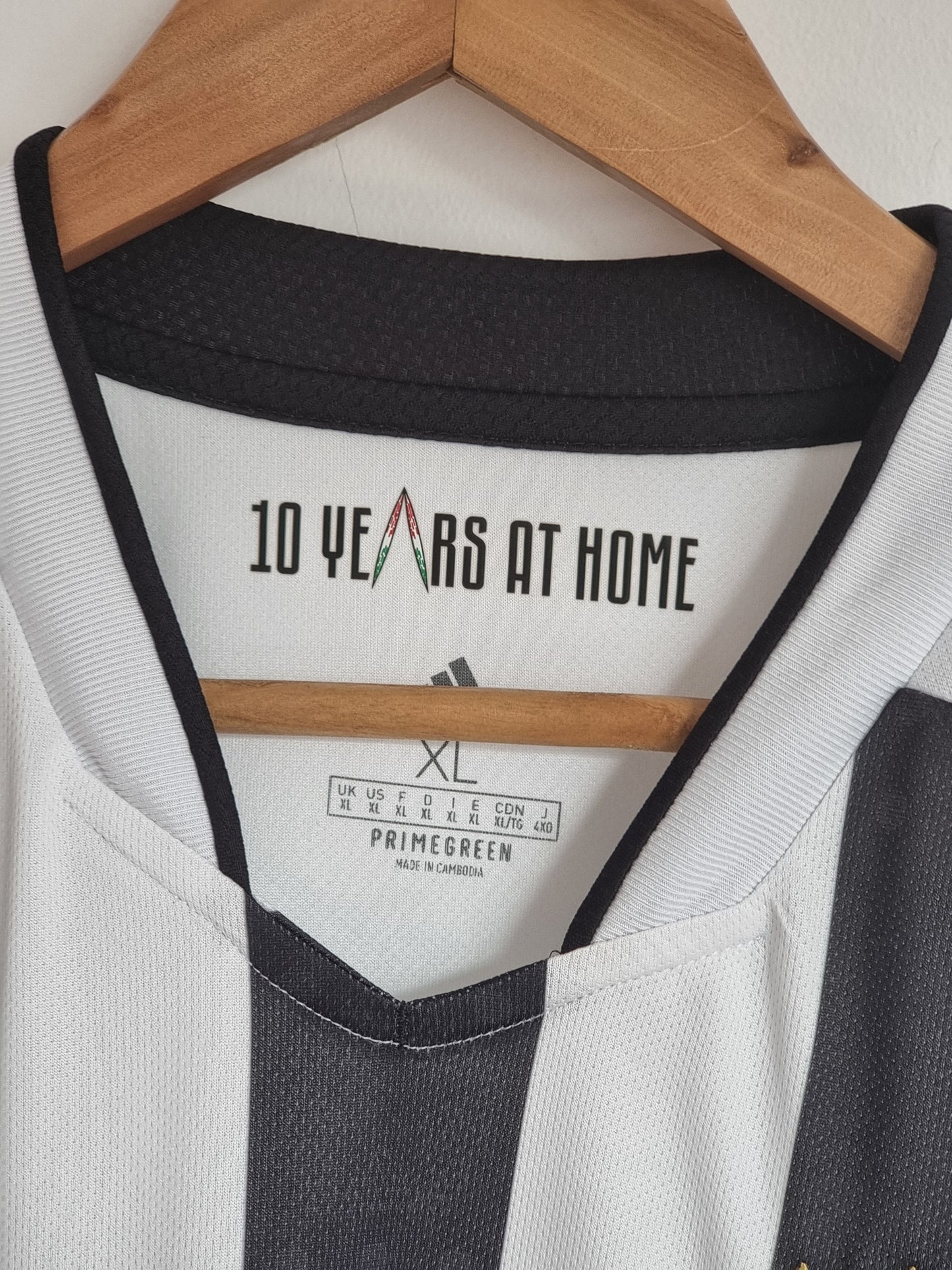 Adidas Juventus 21/22 Home Shirt XL