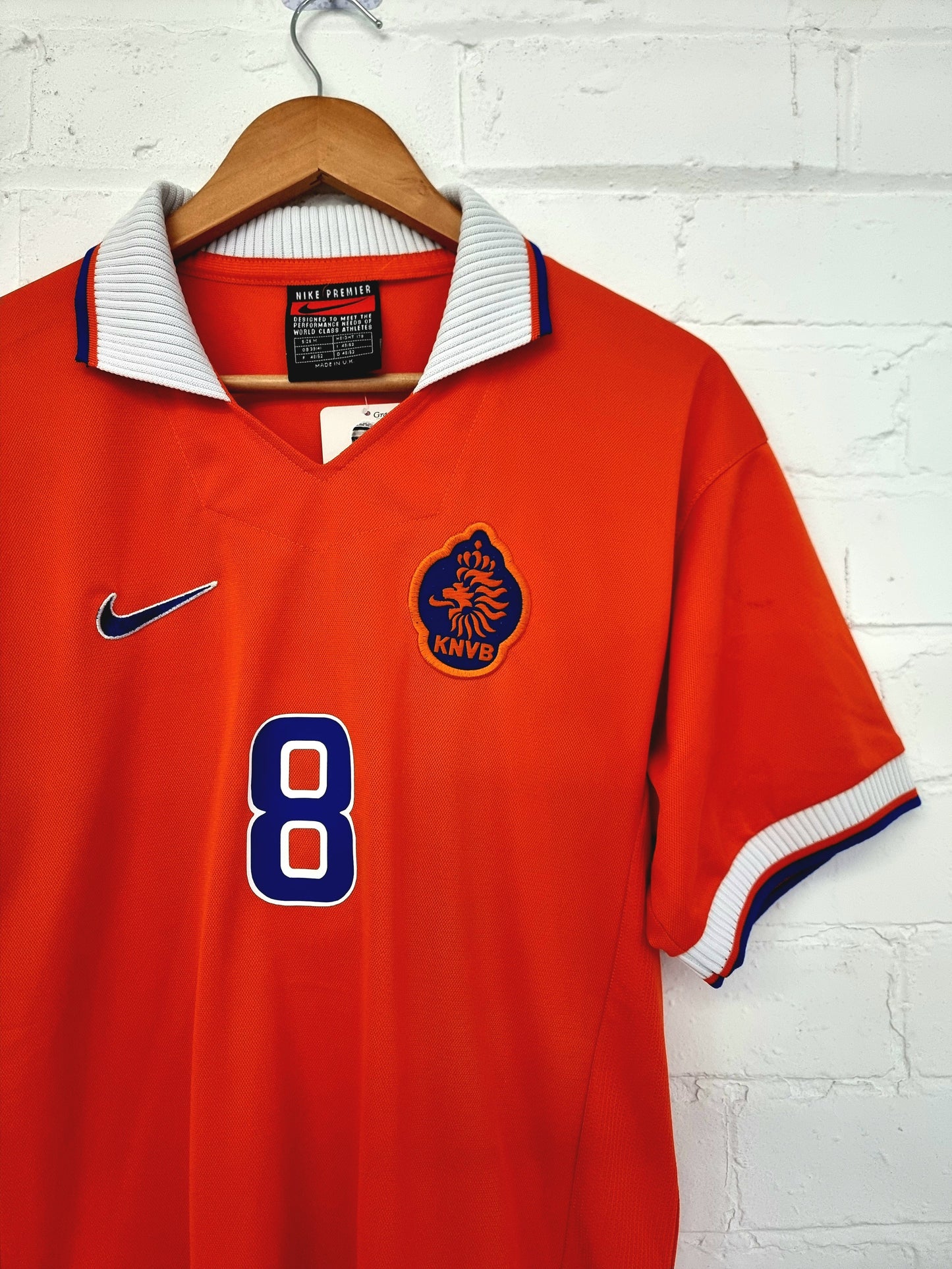 Nike Netherlands 97/98 '8 (Bergkamp)' Home Shirt Medium