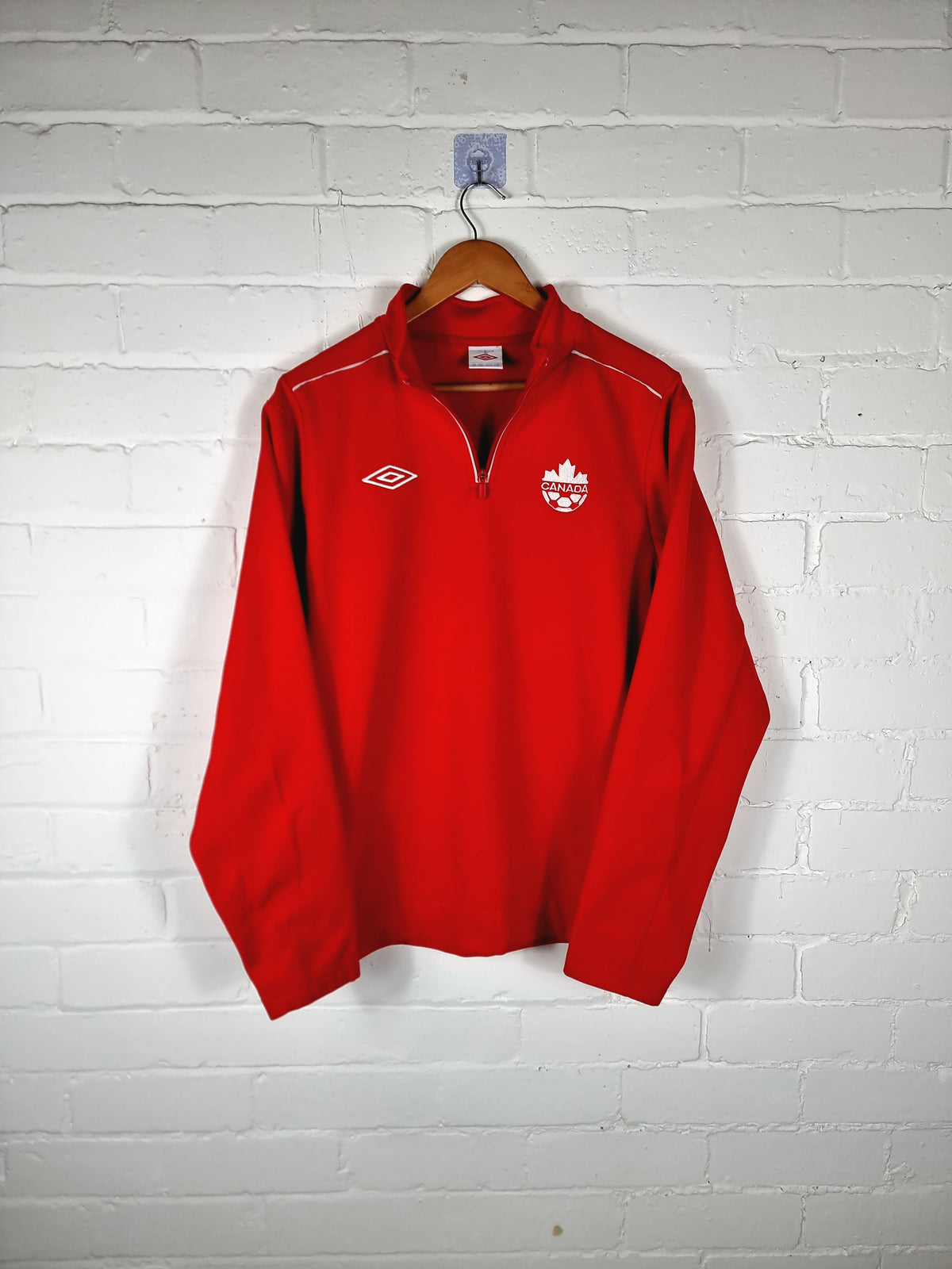 Umbro Canada 12/14 Quarter Zip Sweatshirt Medium