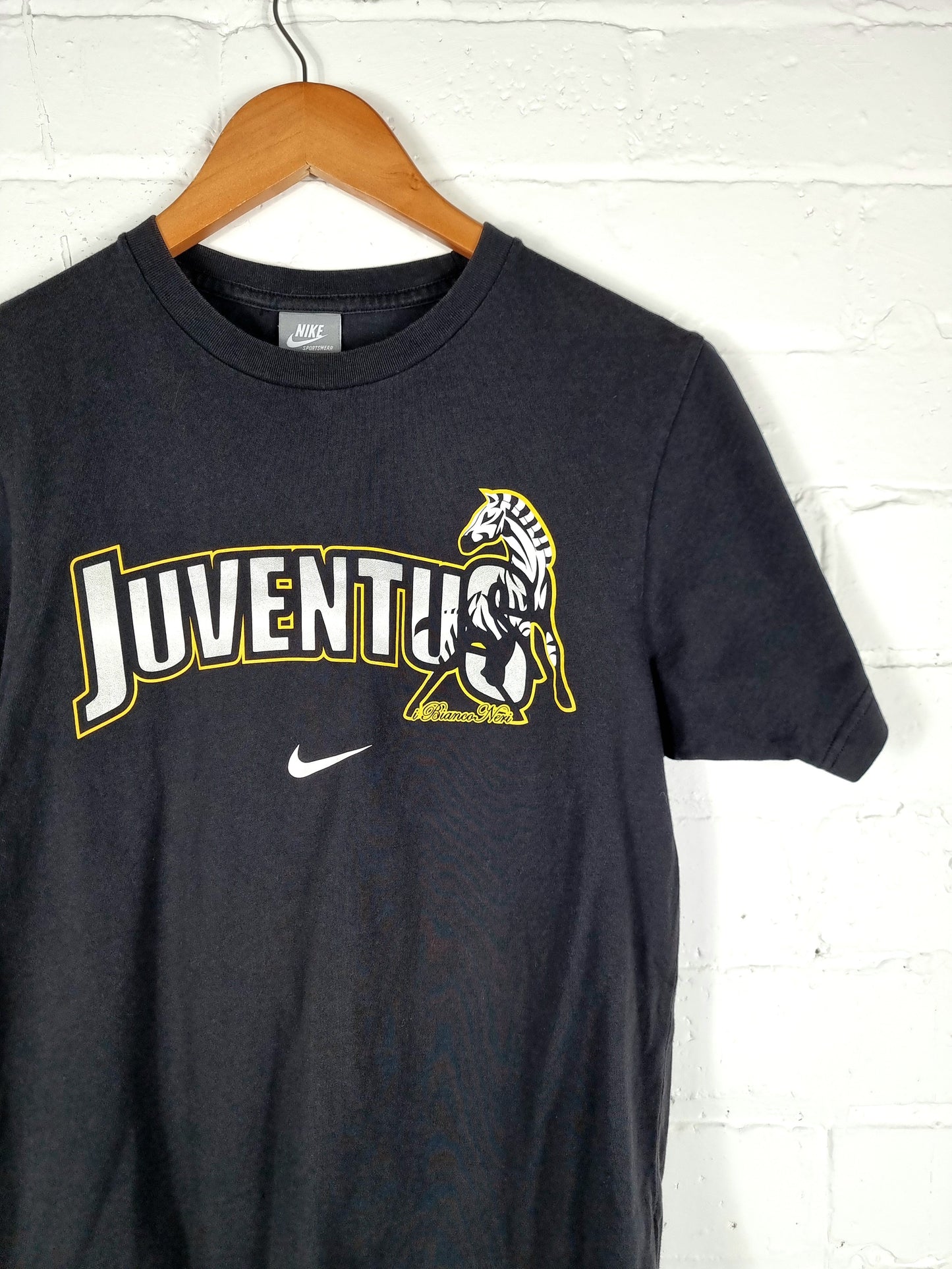 Nike Juventus 2009/10 Leisure T-Shirt Small