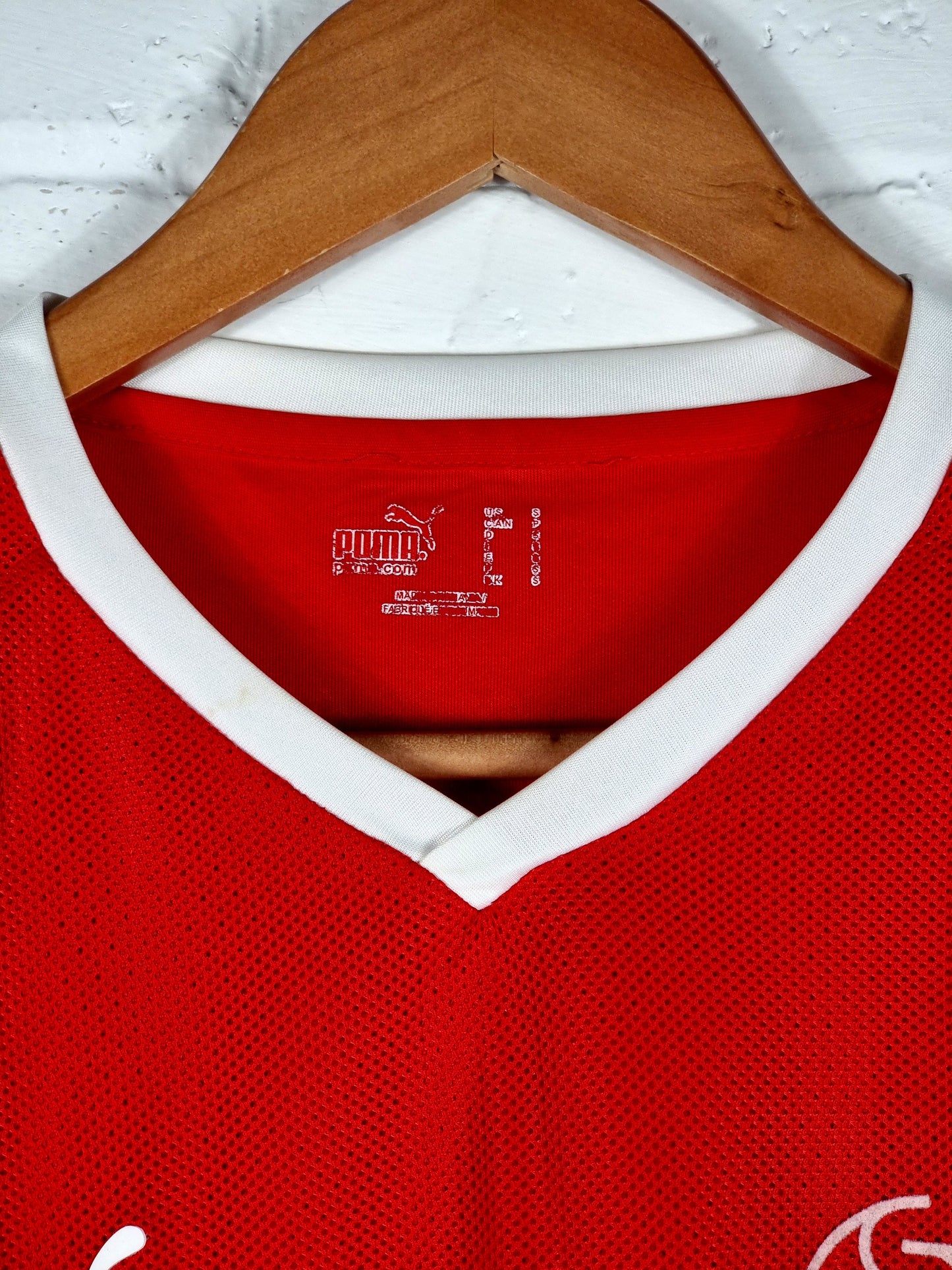 Puma Switzerland 2008/10 Home Shirt Small