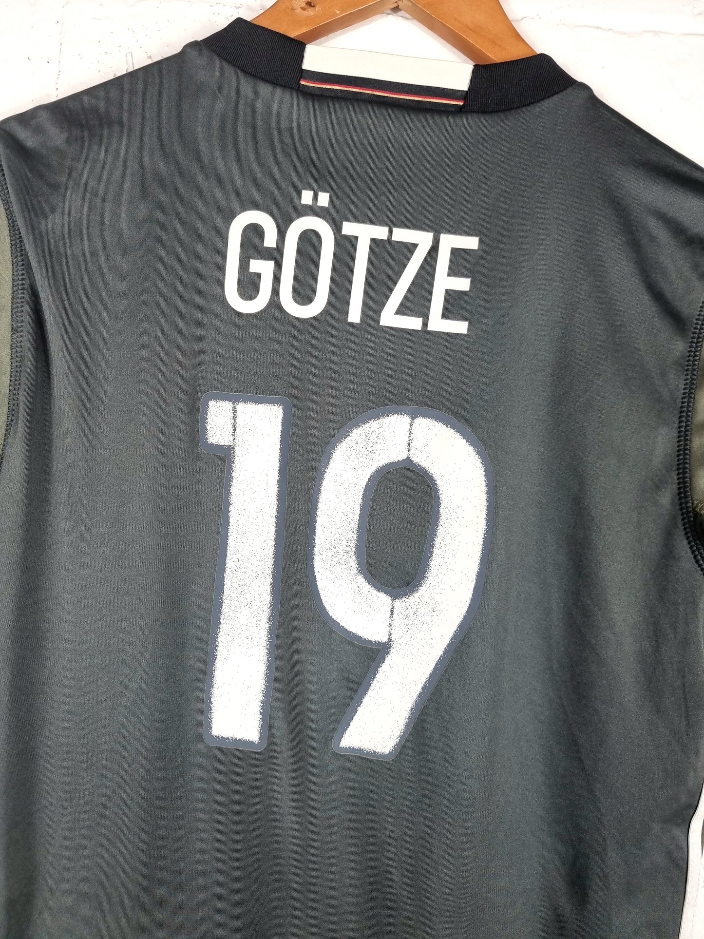 Adidas Germany 2015/16 'Gotze 19' Away Shirt Small