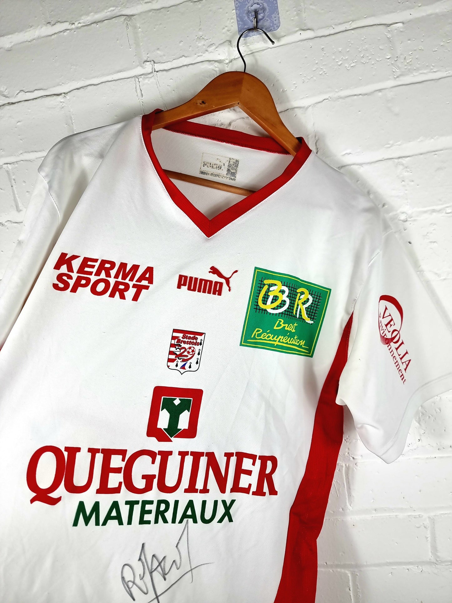 Puma Stade Brestois 2005/06 Signed Home Shirt Large