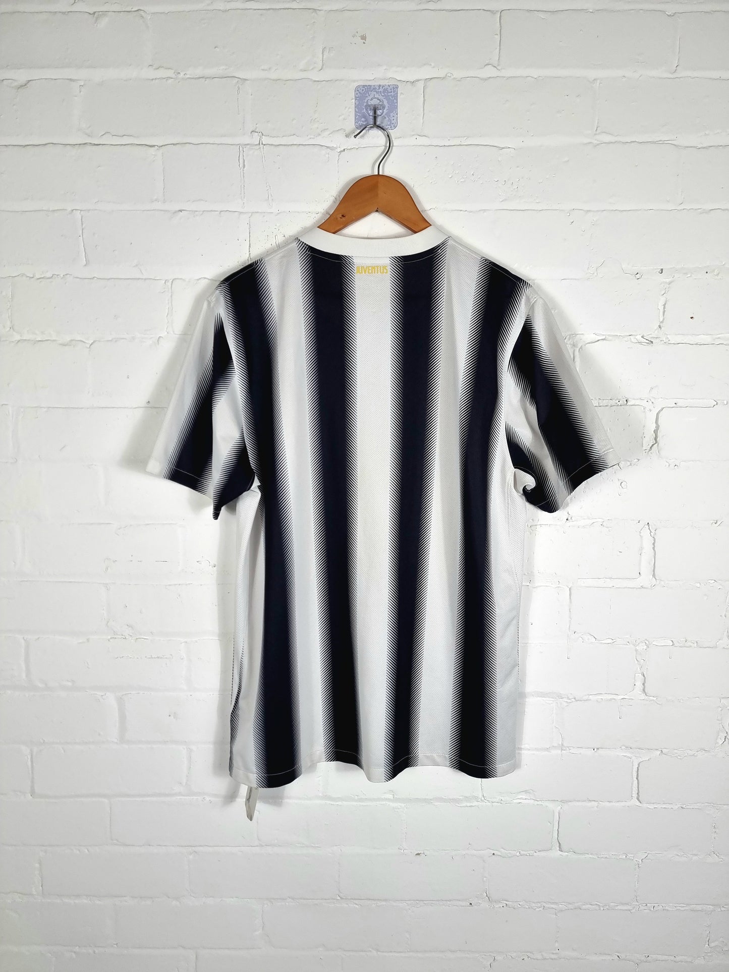 Nike Juventus 2011/12 Home Shirt Large
