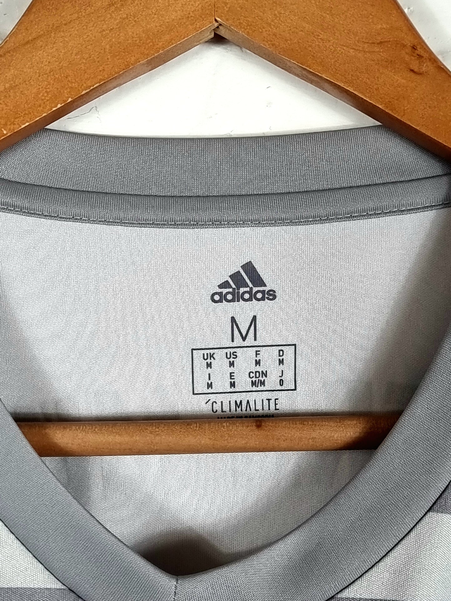 Adidas Bayern Munich 2018/19 'Neuer 1' Long Sleeve Goalkeeper Shirt Medium