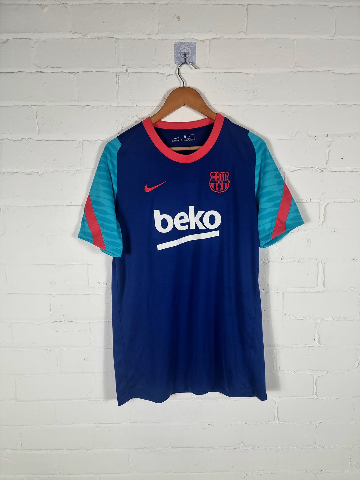 Nike Barcelona 2021/22 Training Shirt Medium