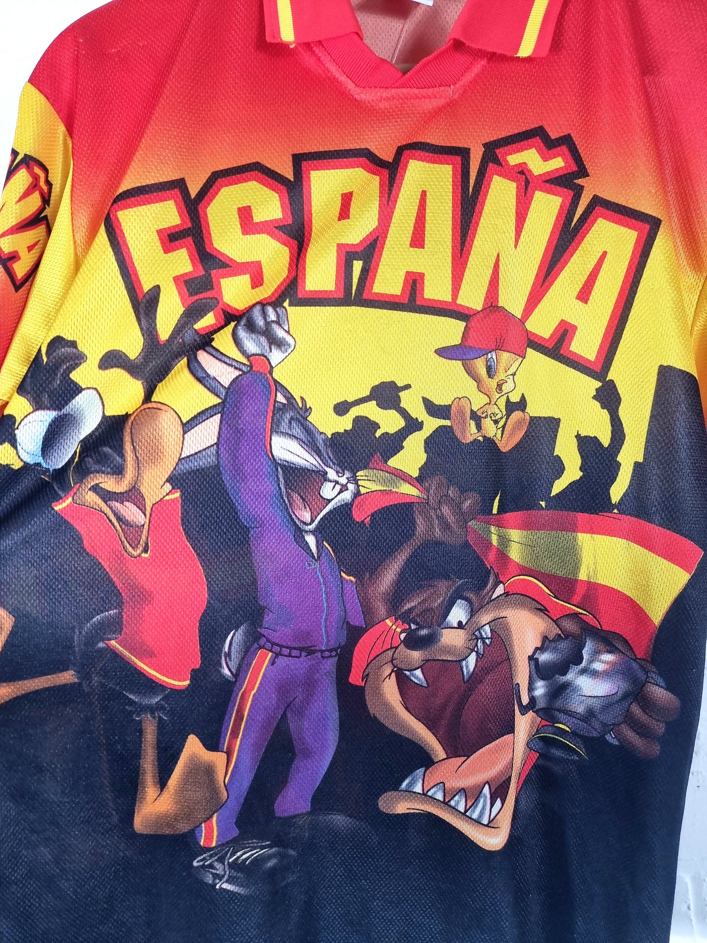 Looney Tunes Spain 1998 Graphic Football Shirt Medium