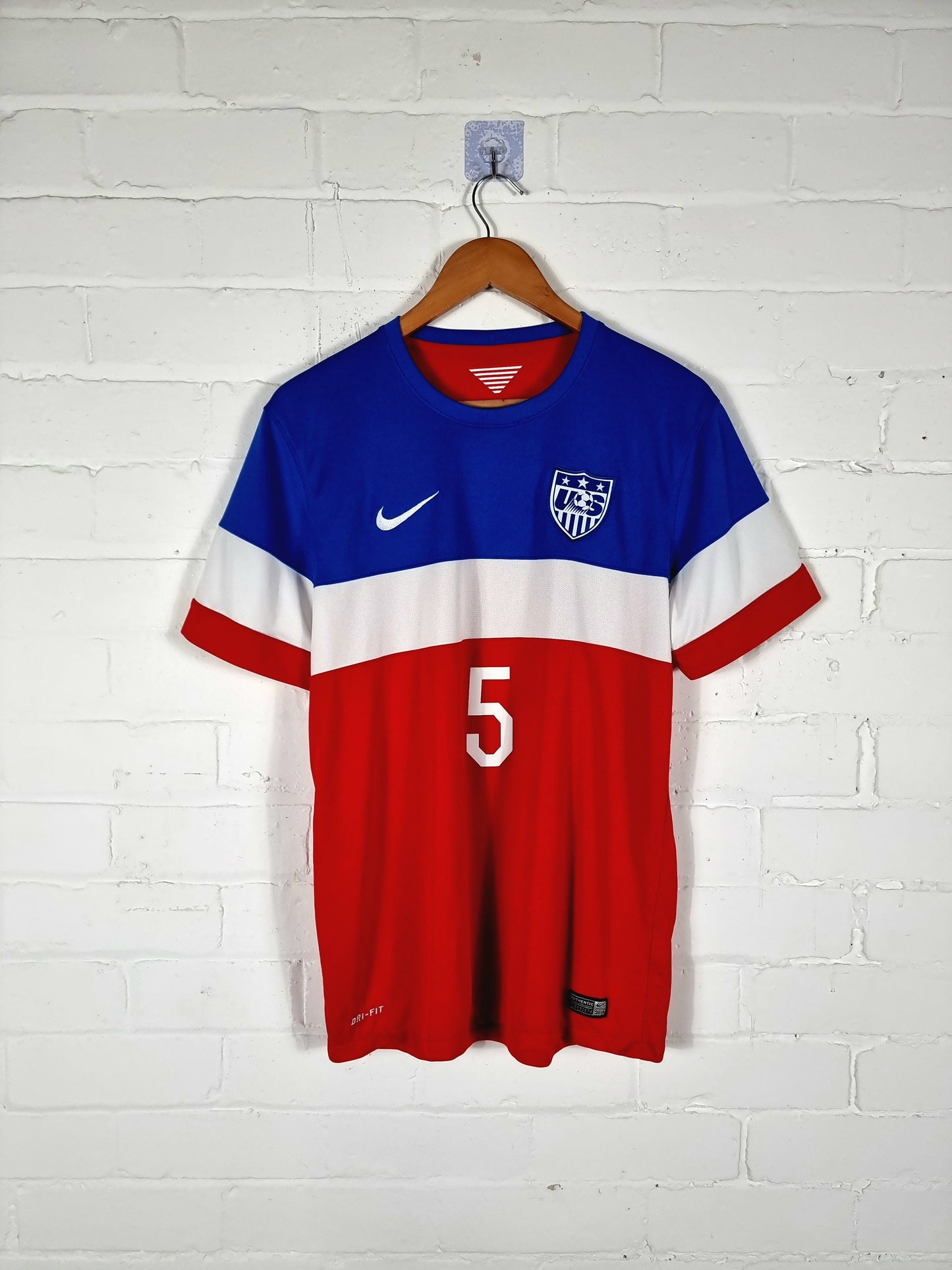Nike USA 2014/15 'Besler 5' Away Shirt Medium