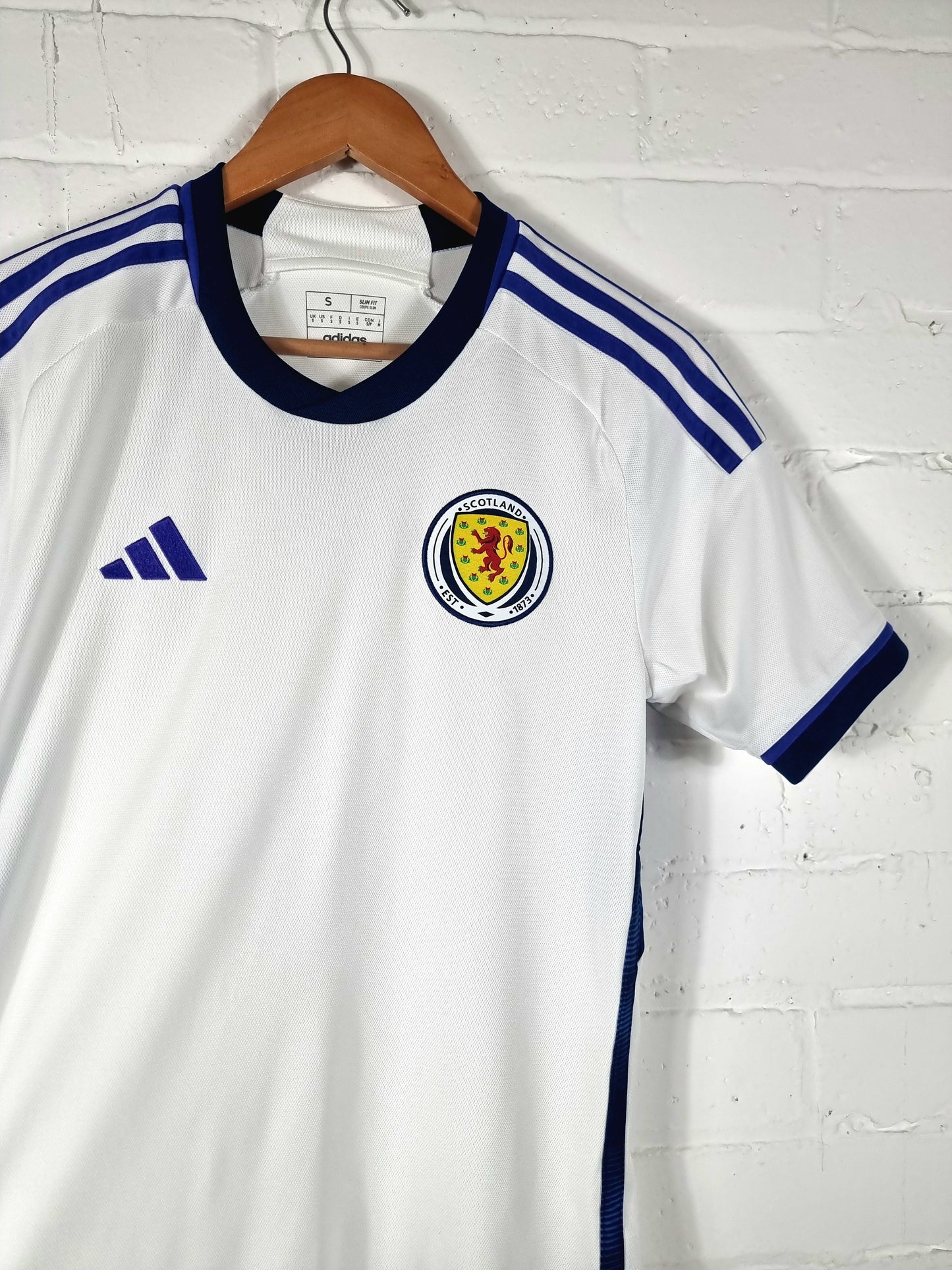 Adidas Scotland 2022/23 Away Shirt Small