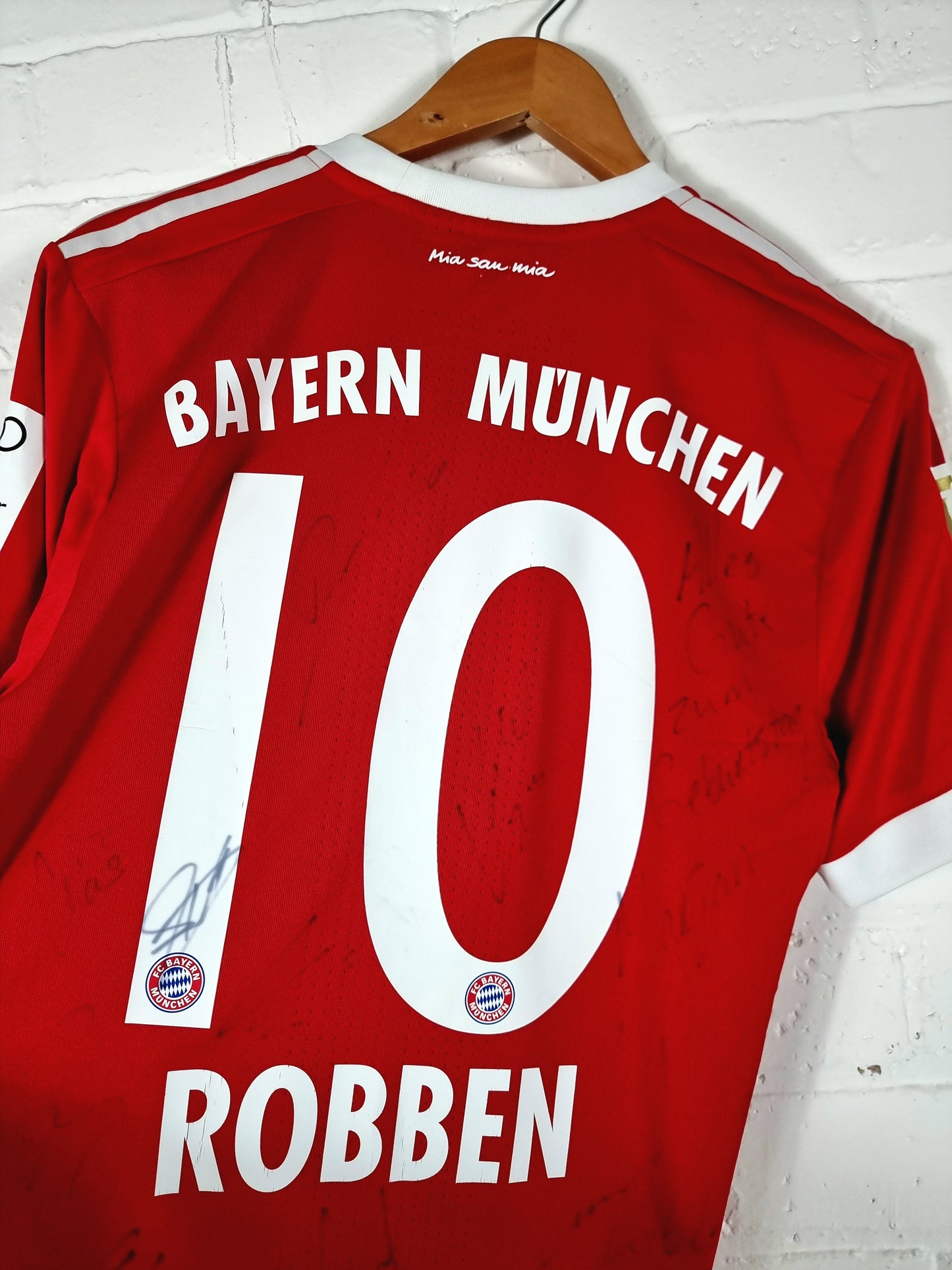 Adidas Bayern Munich 2017/18 'Robben 10' Match Prepared Squad Signed Audi Tour Home Shirt 6 Medium