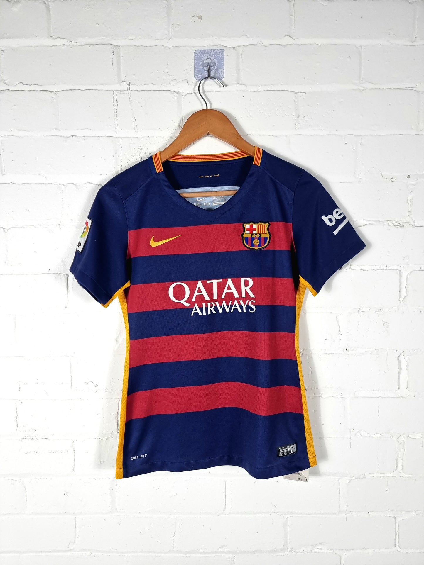 Nike Barcelona 2015/16 'Pique 3' Women's Home Shirt Small