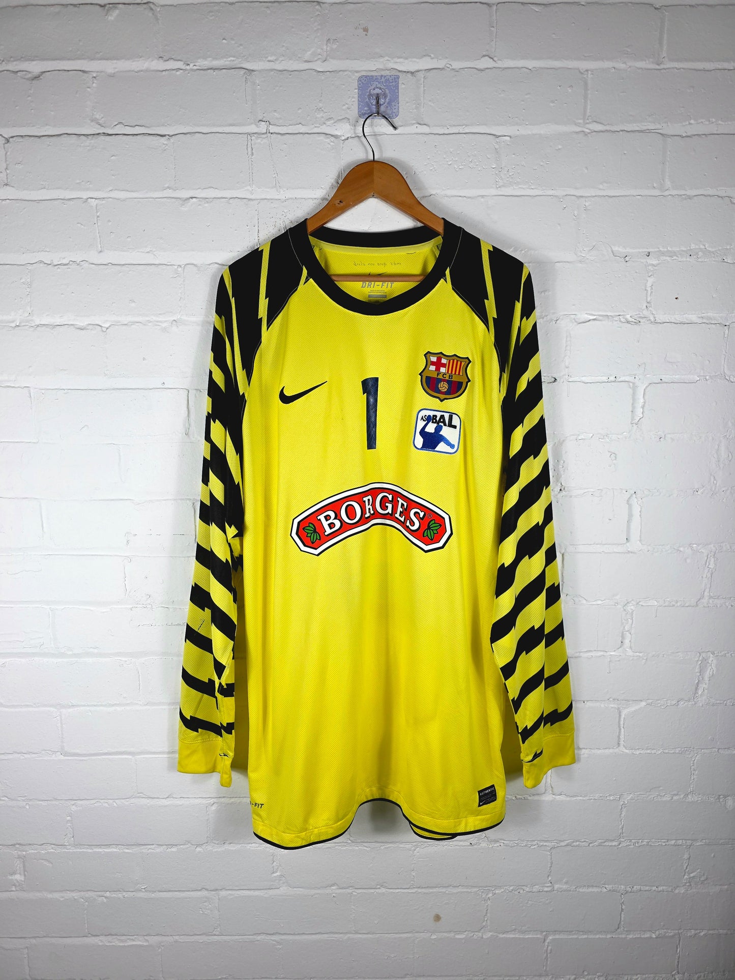 Nike Barcelona 2010/11 'Sjostrand 1' Long Sleeve Match Issue Handball Goalkeeper Shirt XXL