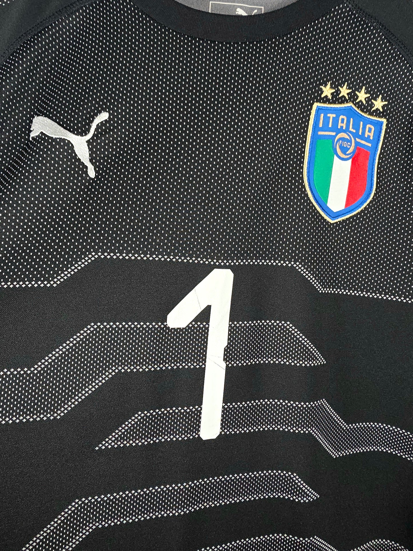 Puma Italy 2018/19 'Buffon 1' Goalkeeper Shirt Small