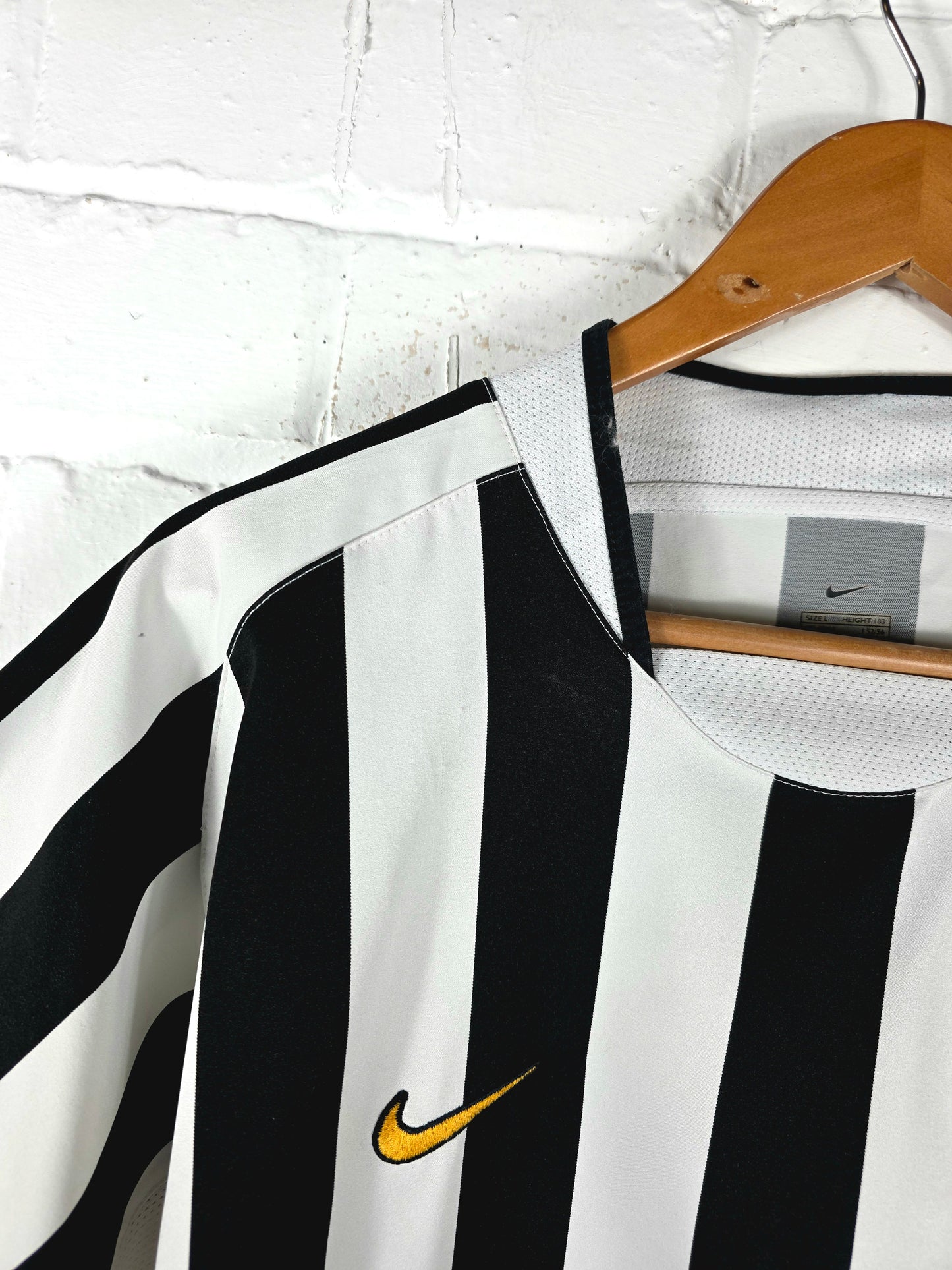 Nike Juventus 2003/04 Home Shirt Large