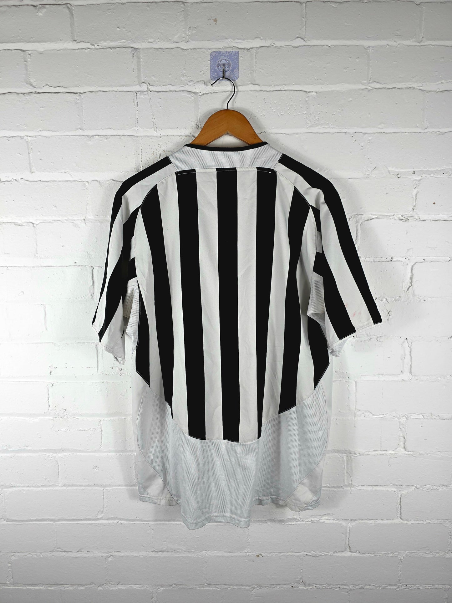 Nike Juventus 2003/04 Home Shirt Large