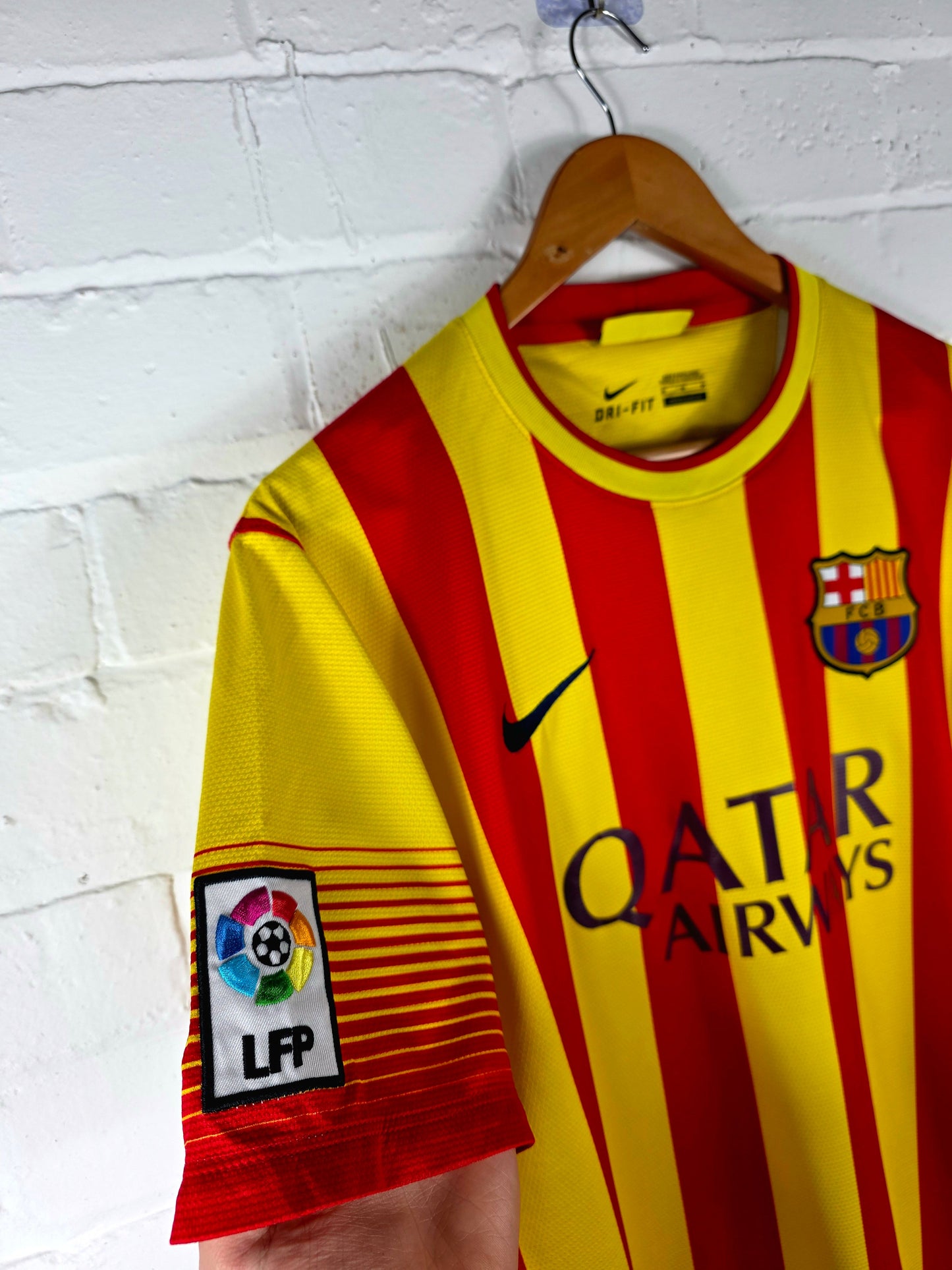 Nike Barcelona 2013/14 Away Shirt Medium