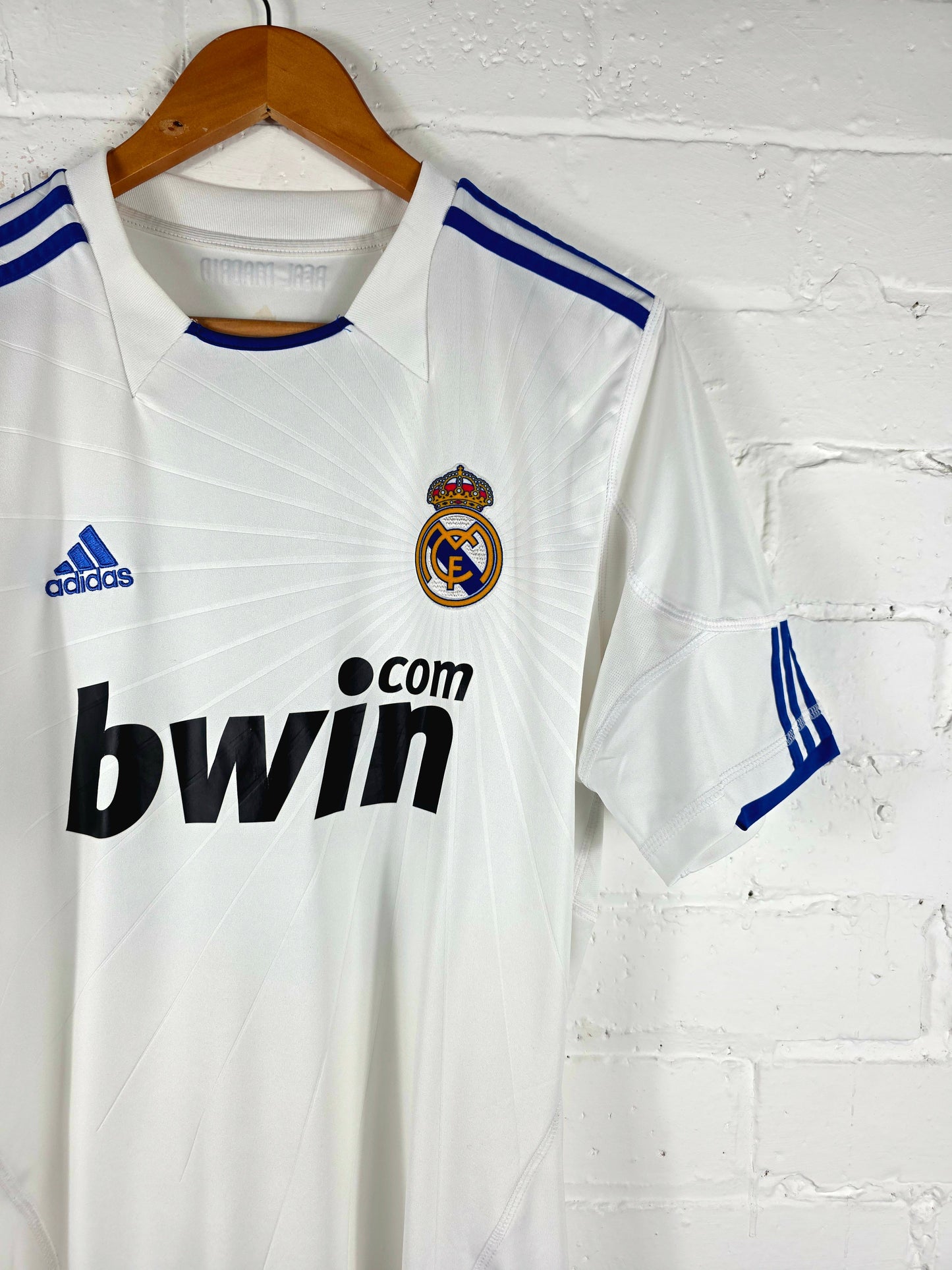 Adidas Real Madrid 2010/11 'Ozil 23' Home Shirt Large