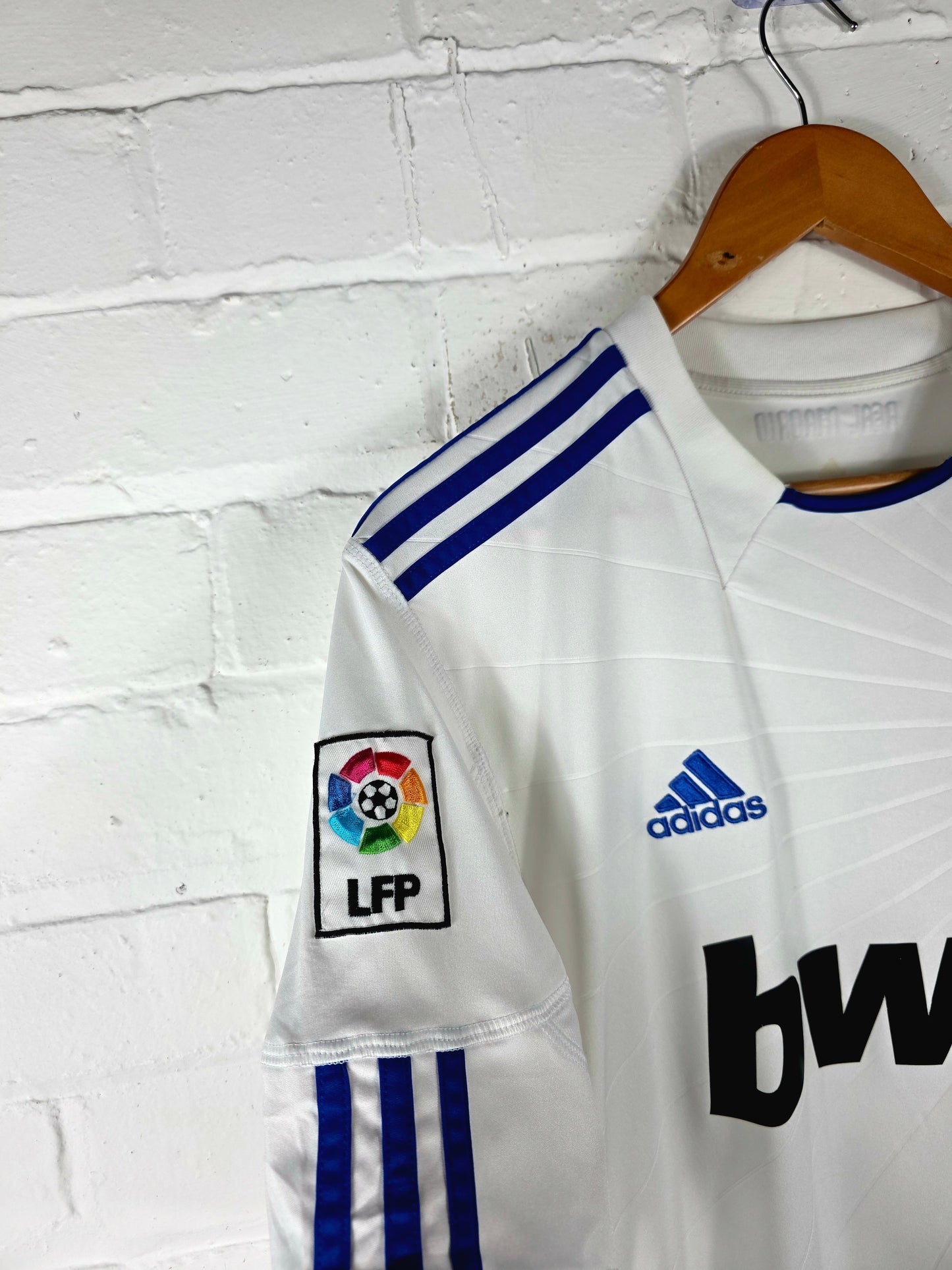Adidas Real Madrid 2010/11 'Ozil 23' Home Shirt Large