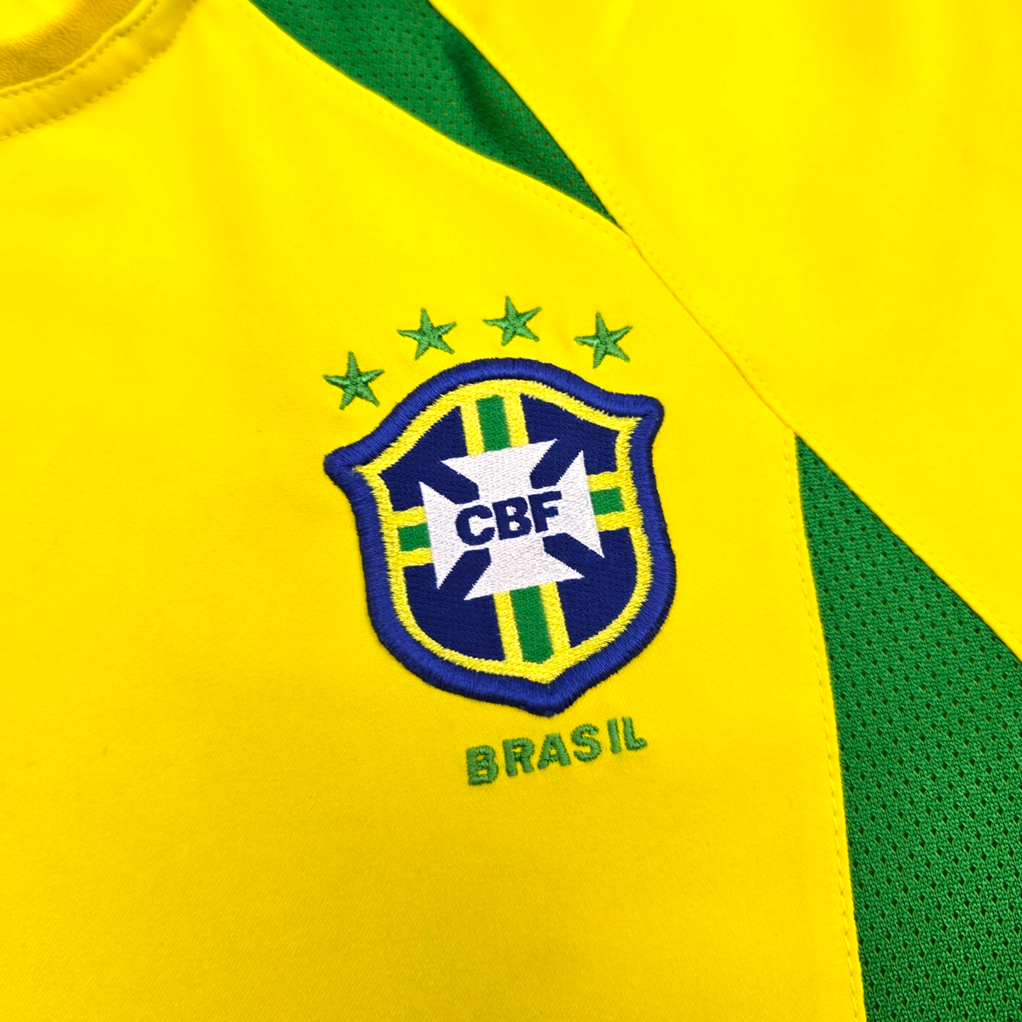 2002/04 Brazil Home Football Shirt (S) Nike #9 Ronaldo