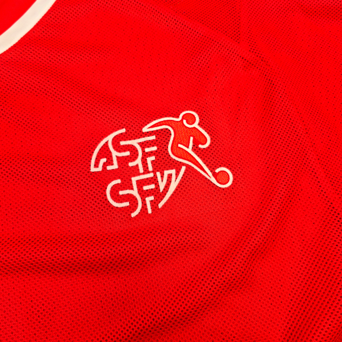 2008/10 Switzerland Home Football Shirt (L) Puma