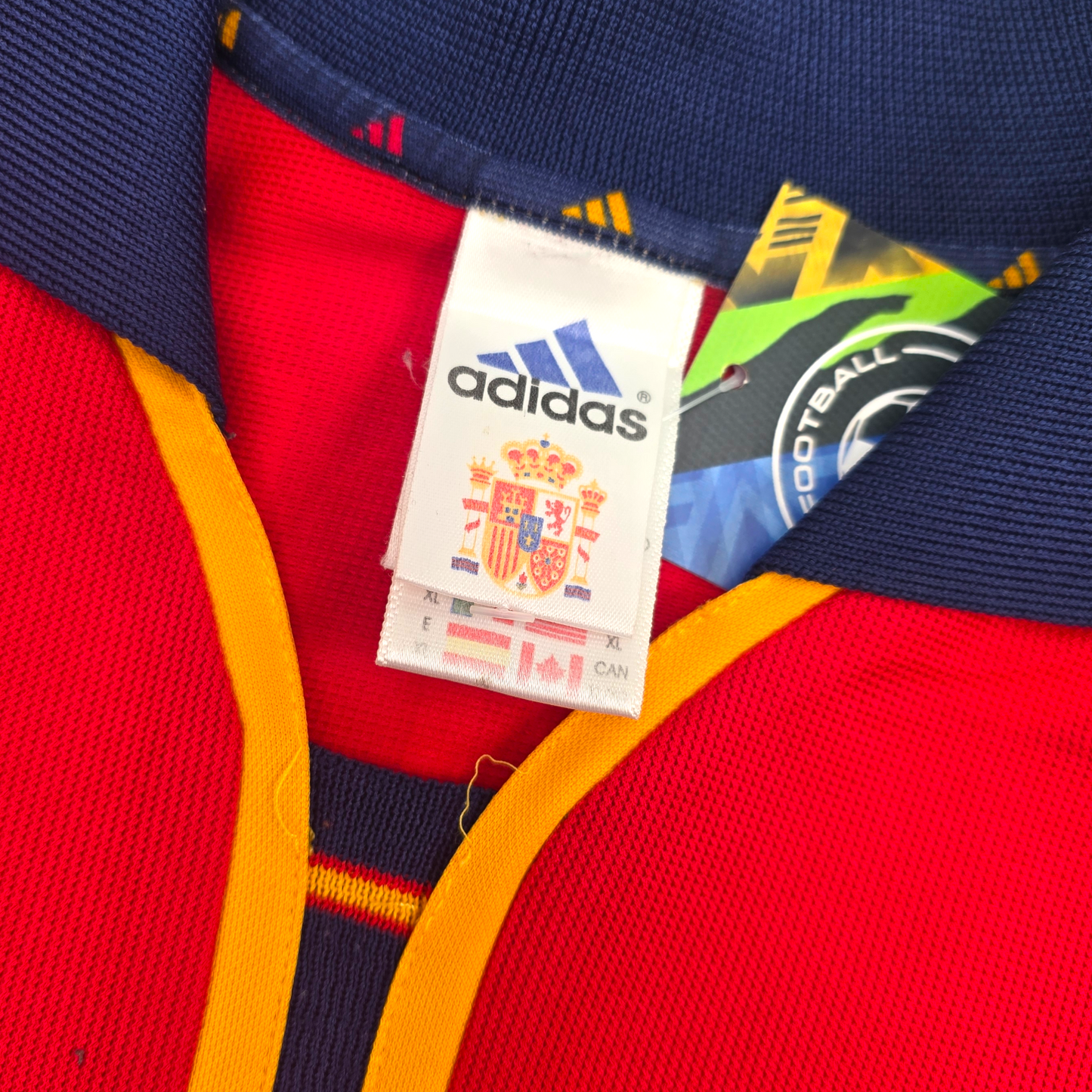 2000/02 Spain Home Football Shirt (XL) Adidas #4 Guardiola