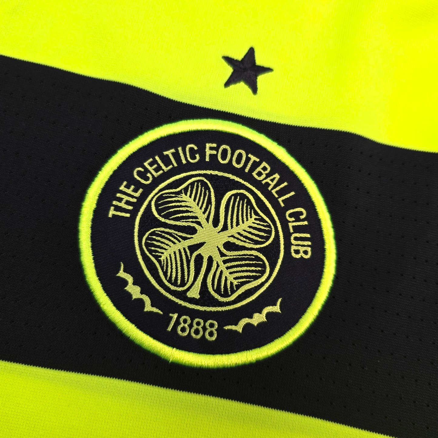 2009/11 Celtic Away Football Shirt (S) Nike