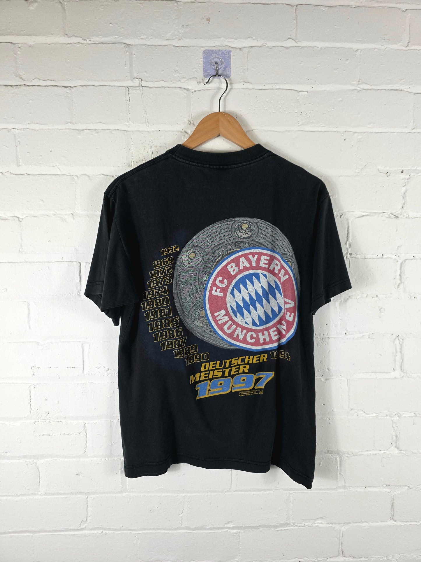 Bayern Munich 1997 Graphic Cotton T-Shirt Small