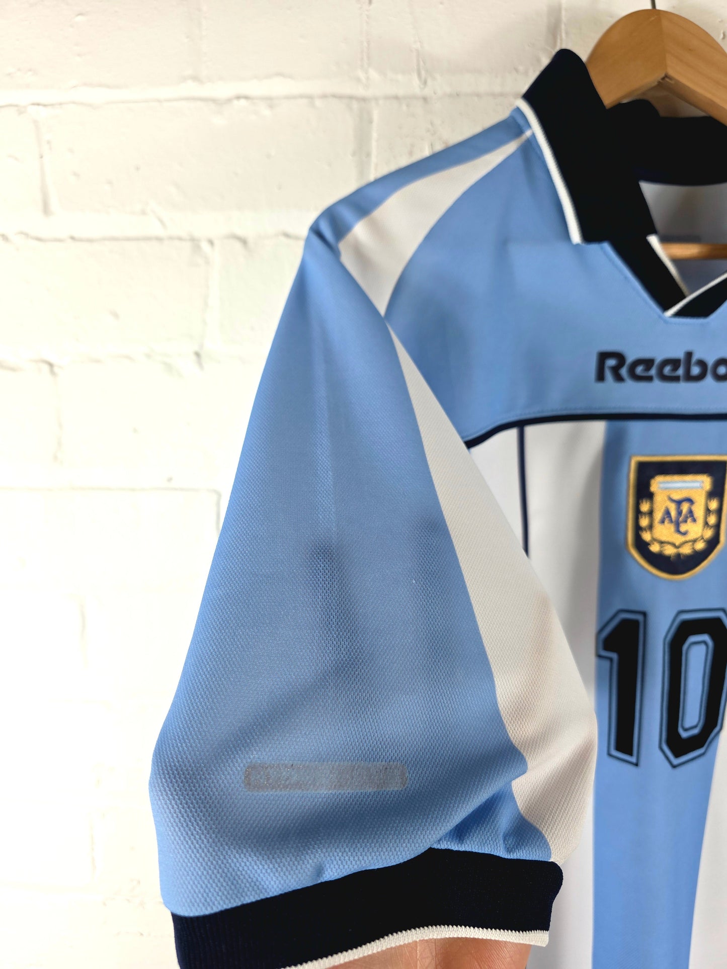 Reebok Argentina 2000/01 'Maradona 10' Home Shirt Medium