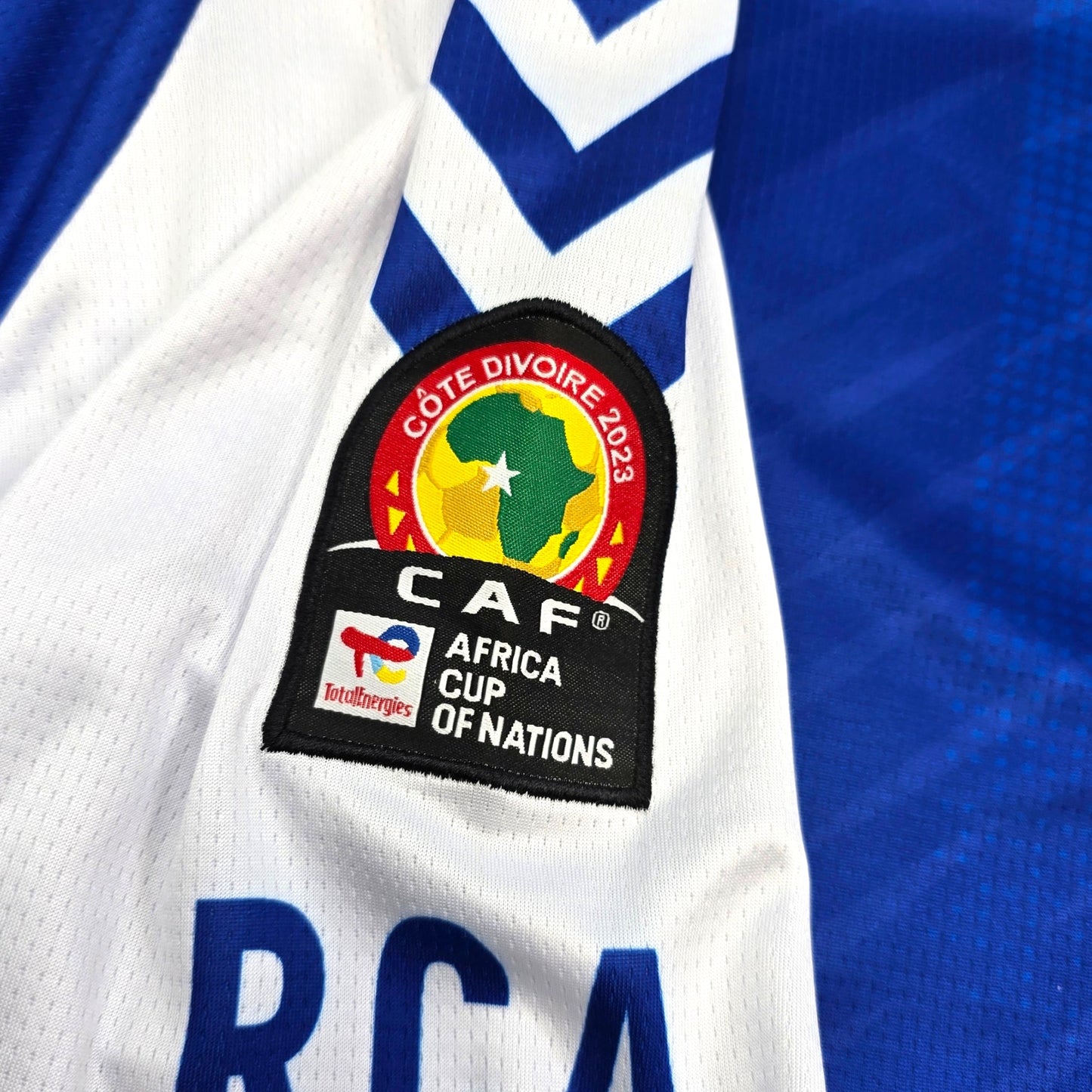 2023/24 Central African Republic Home Football Shirt (XL) Macron