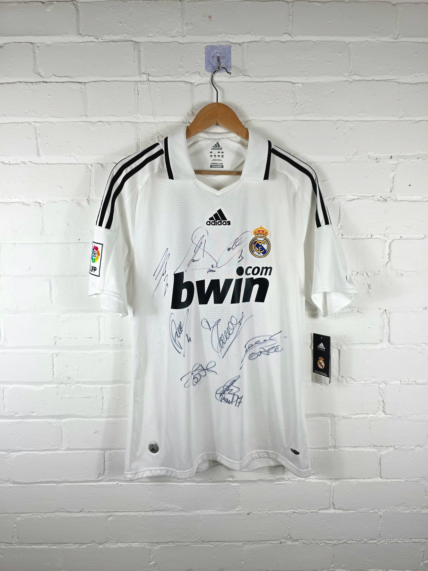 Adidas Real Madrid 2008/09 'Robinho 10' Deadstock Signed Home Shirt Medium