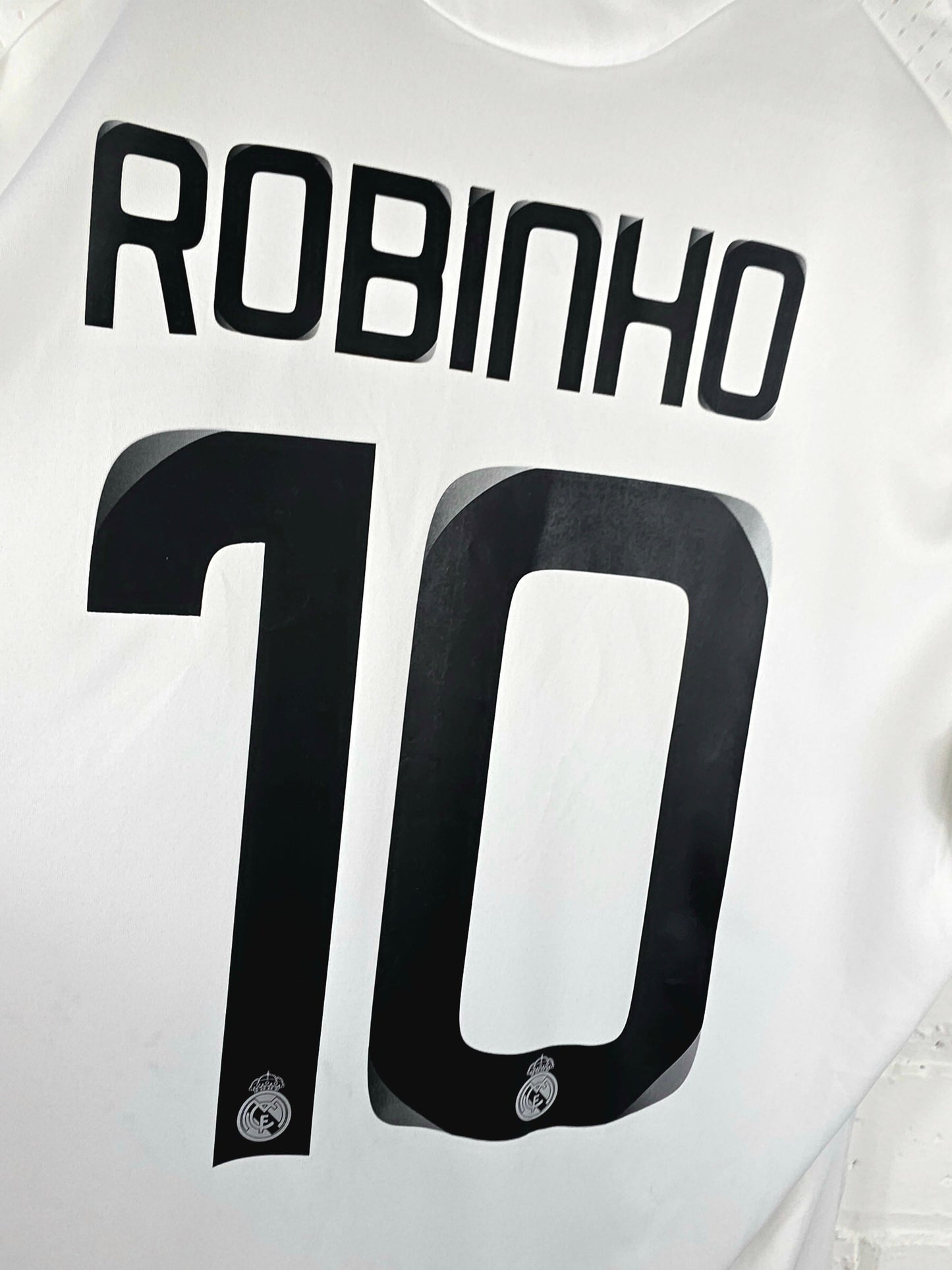 Adidas Real Madrid 2008/09 'Robinho 10' Deadstock Signed Home Shirt Medium