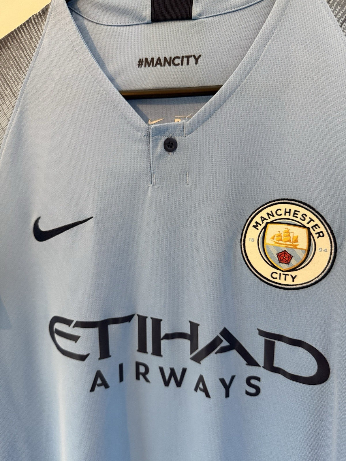 Manchester City Kompany #4 2018/19 Medium Home Excellent Condition 894431-489