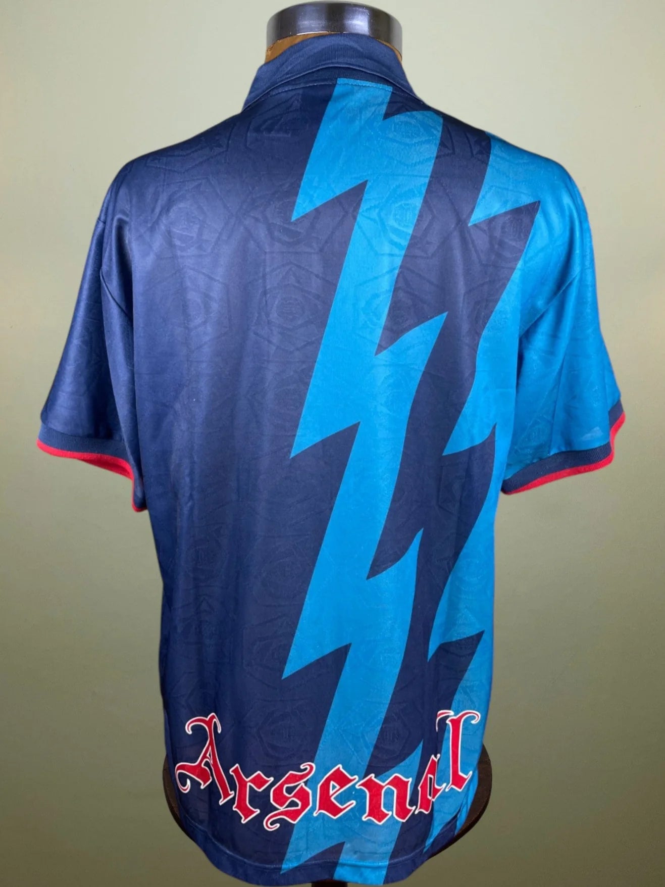 Store Shirt • Arsenal • 1995 • Nike • Away • Size L