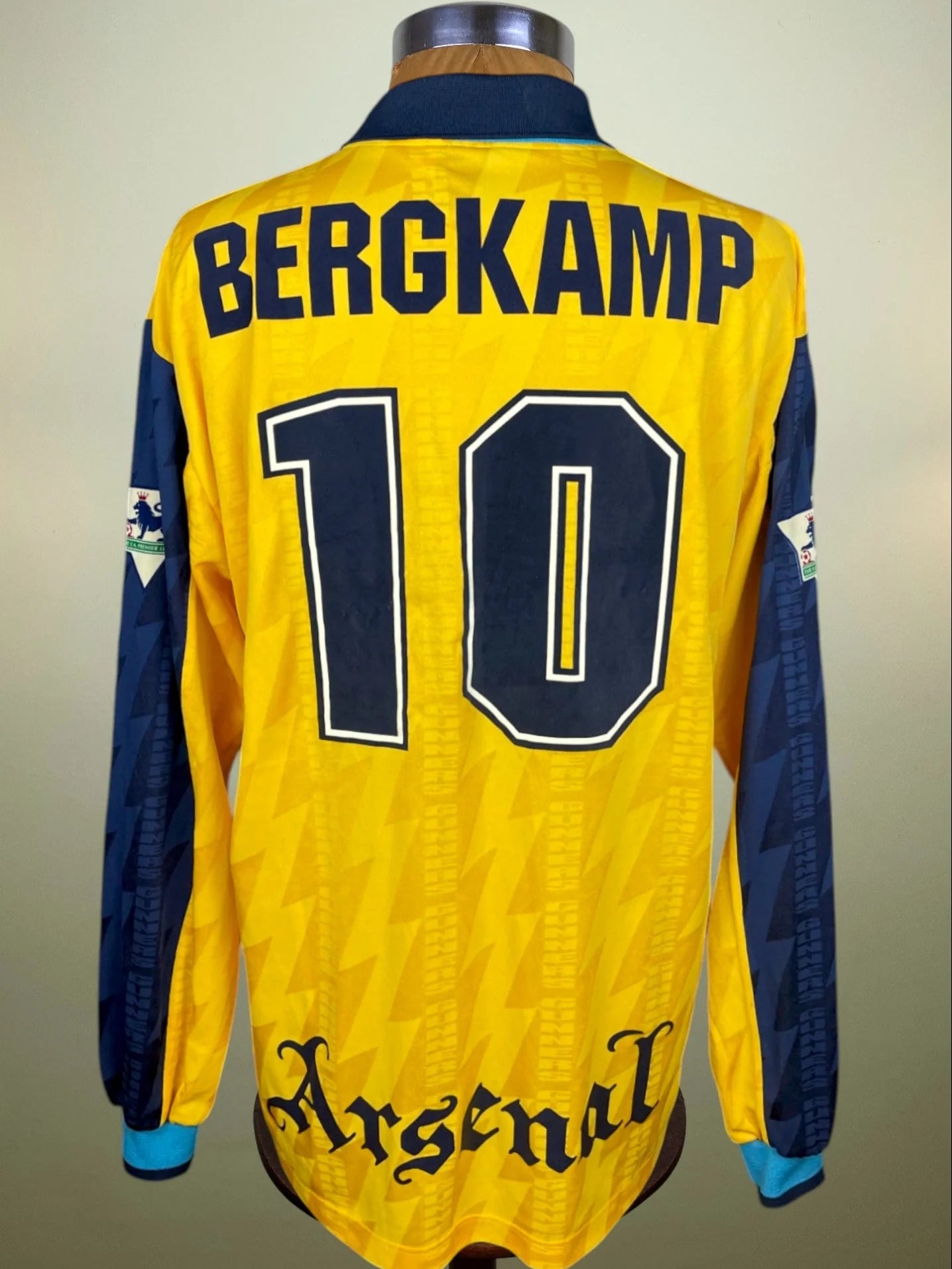 Match Shirt • Premier League Club • Arsenal • 1995 • Nike • Third • #10 • Dennis Bergkamp • vs Aston Villa • League Cup