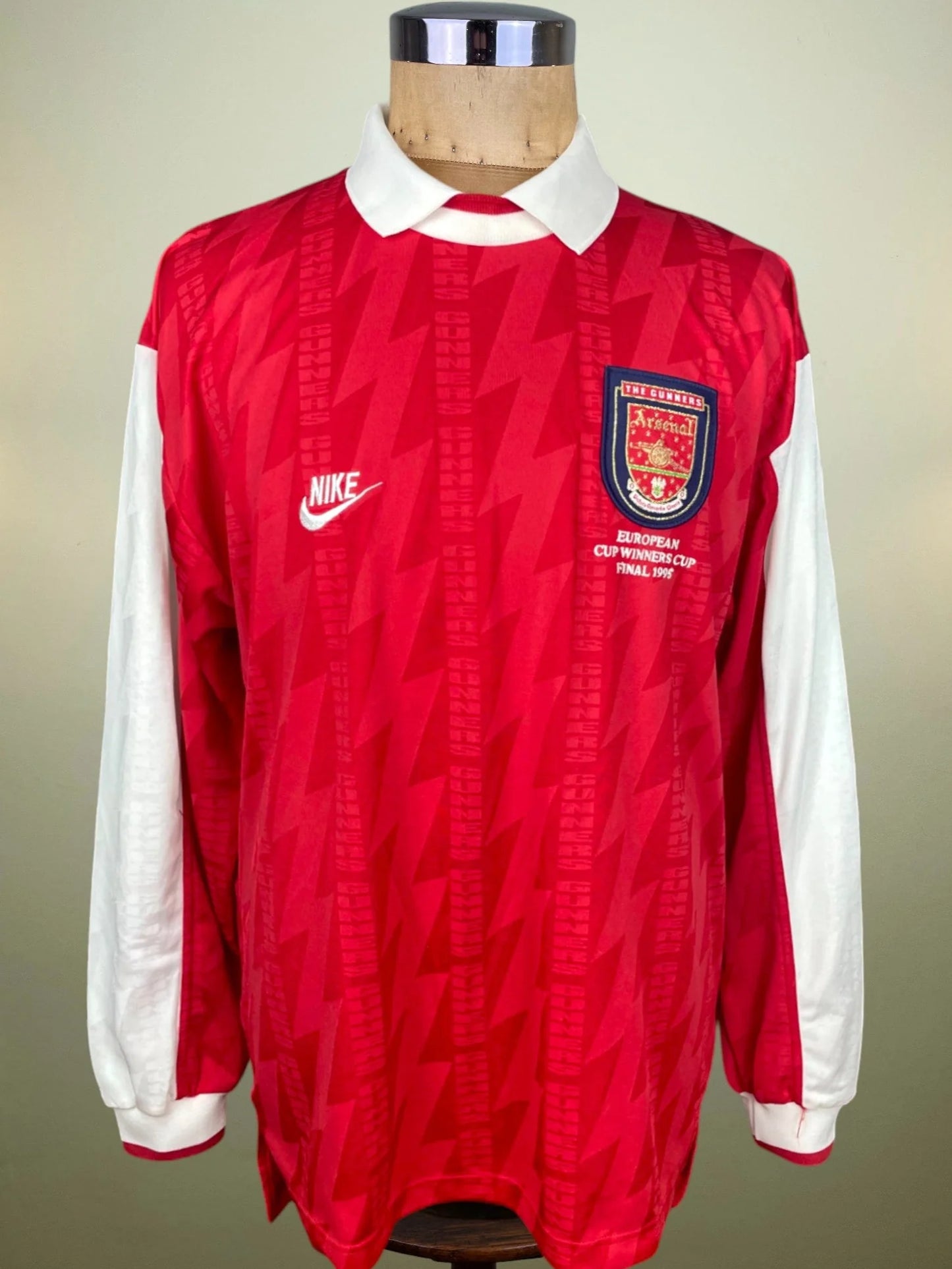 Match Shirt • Premier League Club • Arsenal • 1995 • Nike • Home • #9 • John Hartson • Match Prepared vs Zaragoza • Cup Winners Cup Final