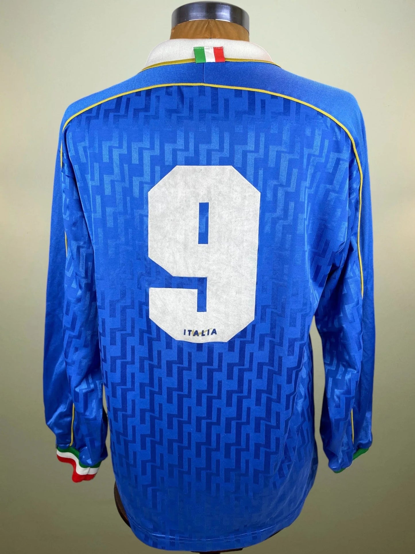 Match Shirt • National • Italia • 1995 • Nike • Home • #09 • Pierluigi Casiraghi • vs Ukraine • Euro 96 Qualifiers