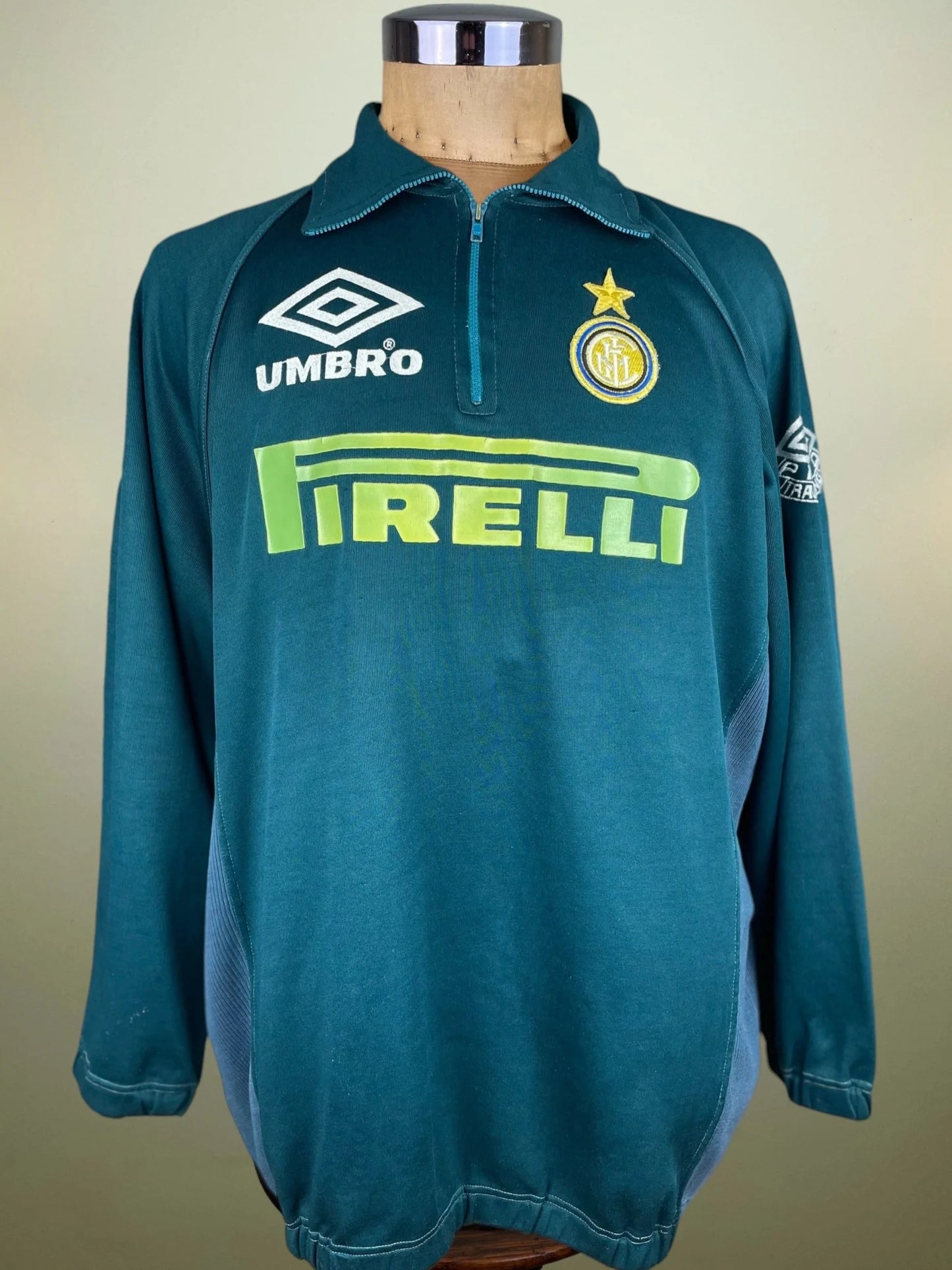 Player Issue Training • Inter • 1995 • Umbro Top • Size XL