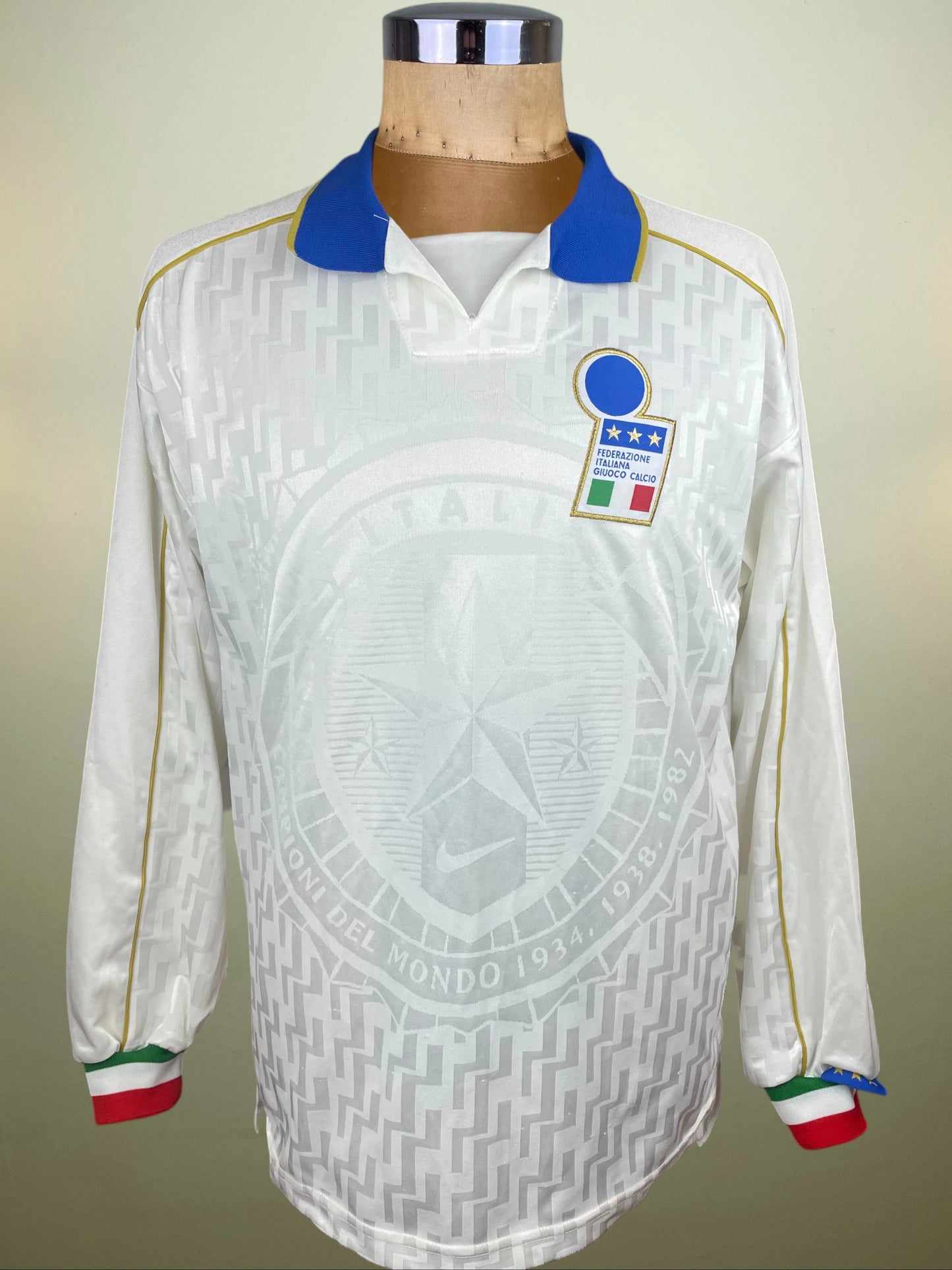 Match Shirt • National • Italia • 1995 • Nike • Away • #06 • Lorenzo Minotti • vs Ukraine • Euro 96 Qualifiers