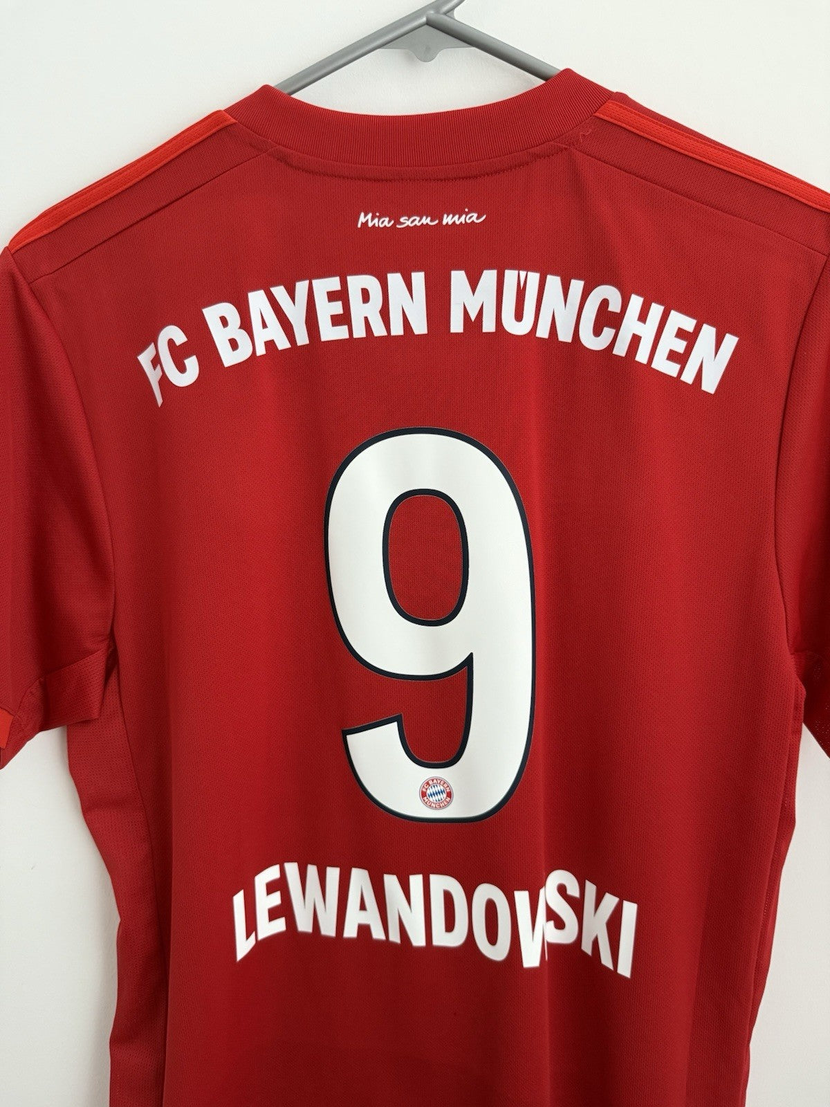 Bayern Munich Lewandowski #9 2019/20 Medium Home Excellent Condition DW7410