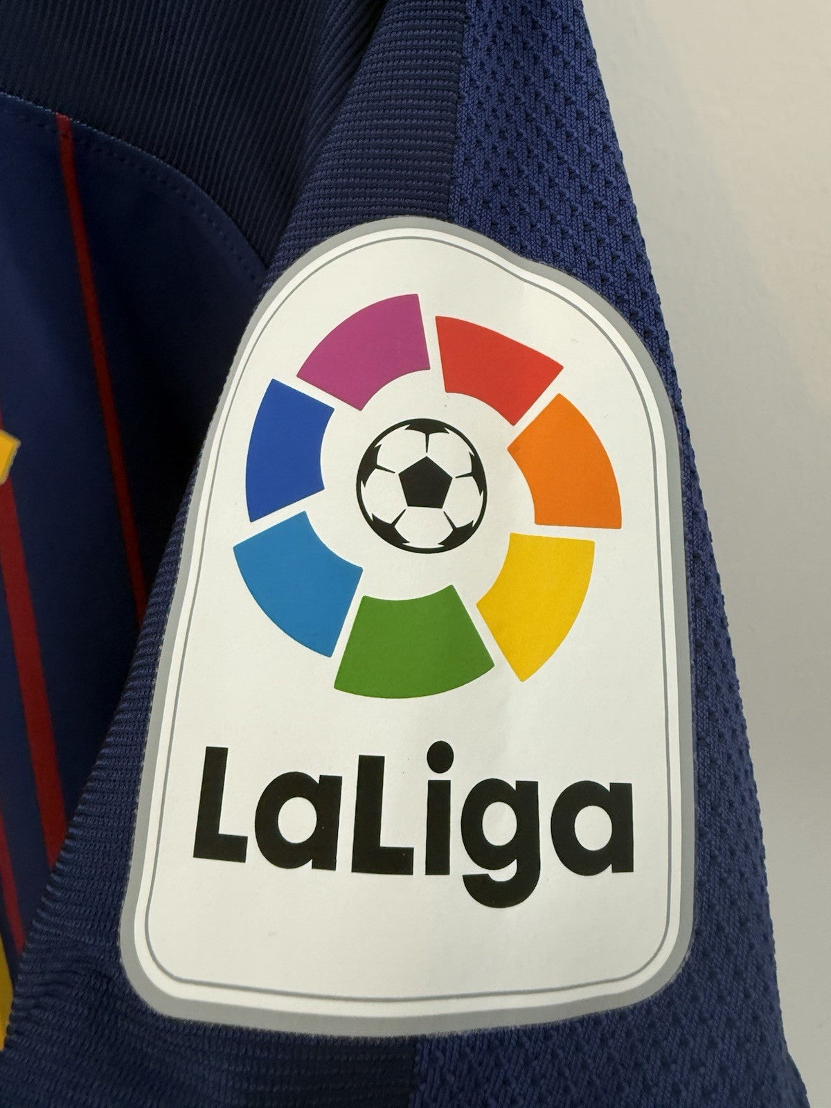 Barcelona Suarez #9 2017/18 Small Aeroswift Home Excellent Condition 847190-456