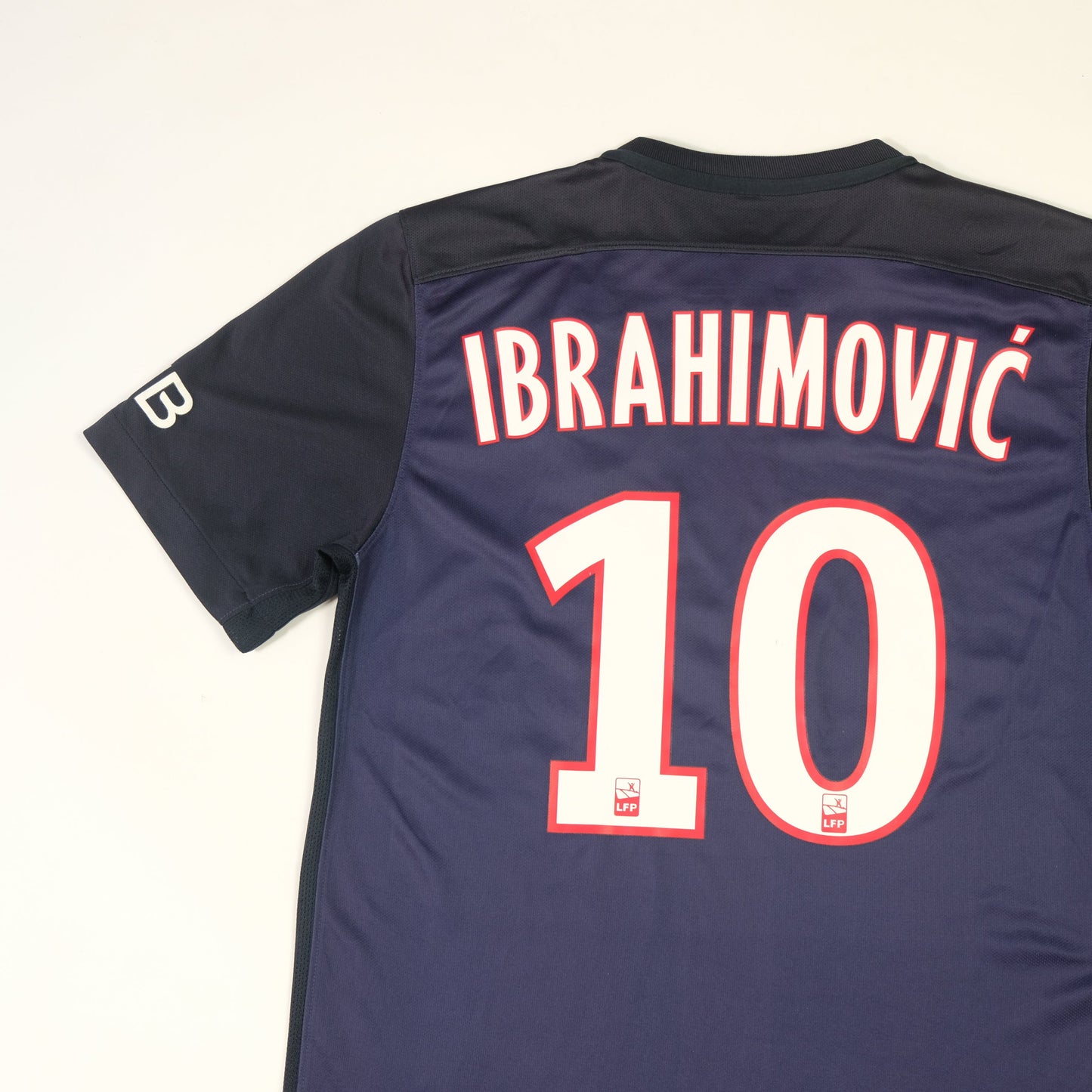 2015/16 PSG Home Shirt Ibrahimovic Nike (S)